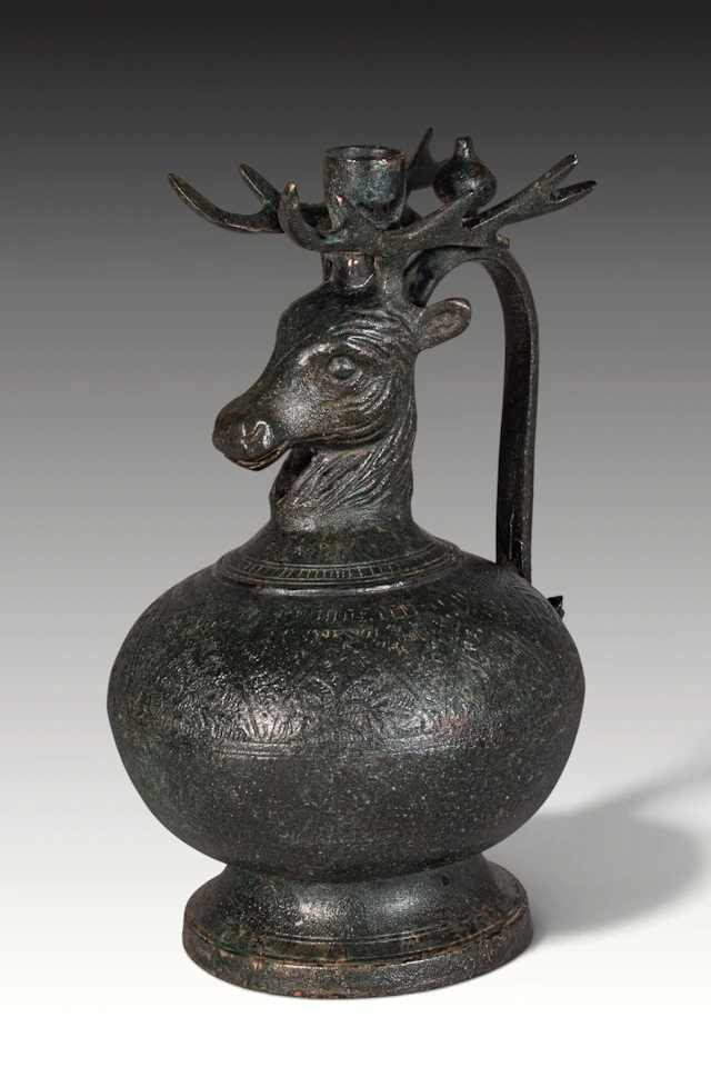 STUNNING SASANIAN BRONZE JUG WITH STAG-HEAD PROTOME