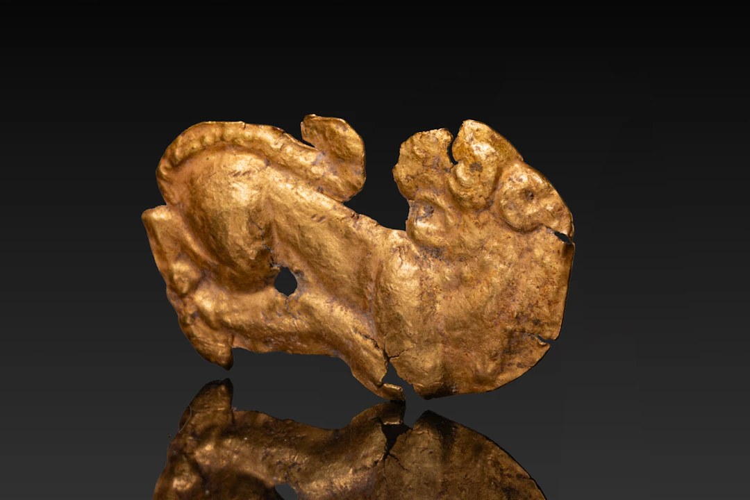 SCYTHIAN HIGH KARAT GOLD LION APPLIQUÉ