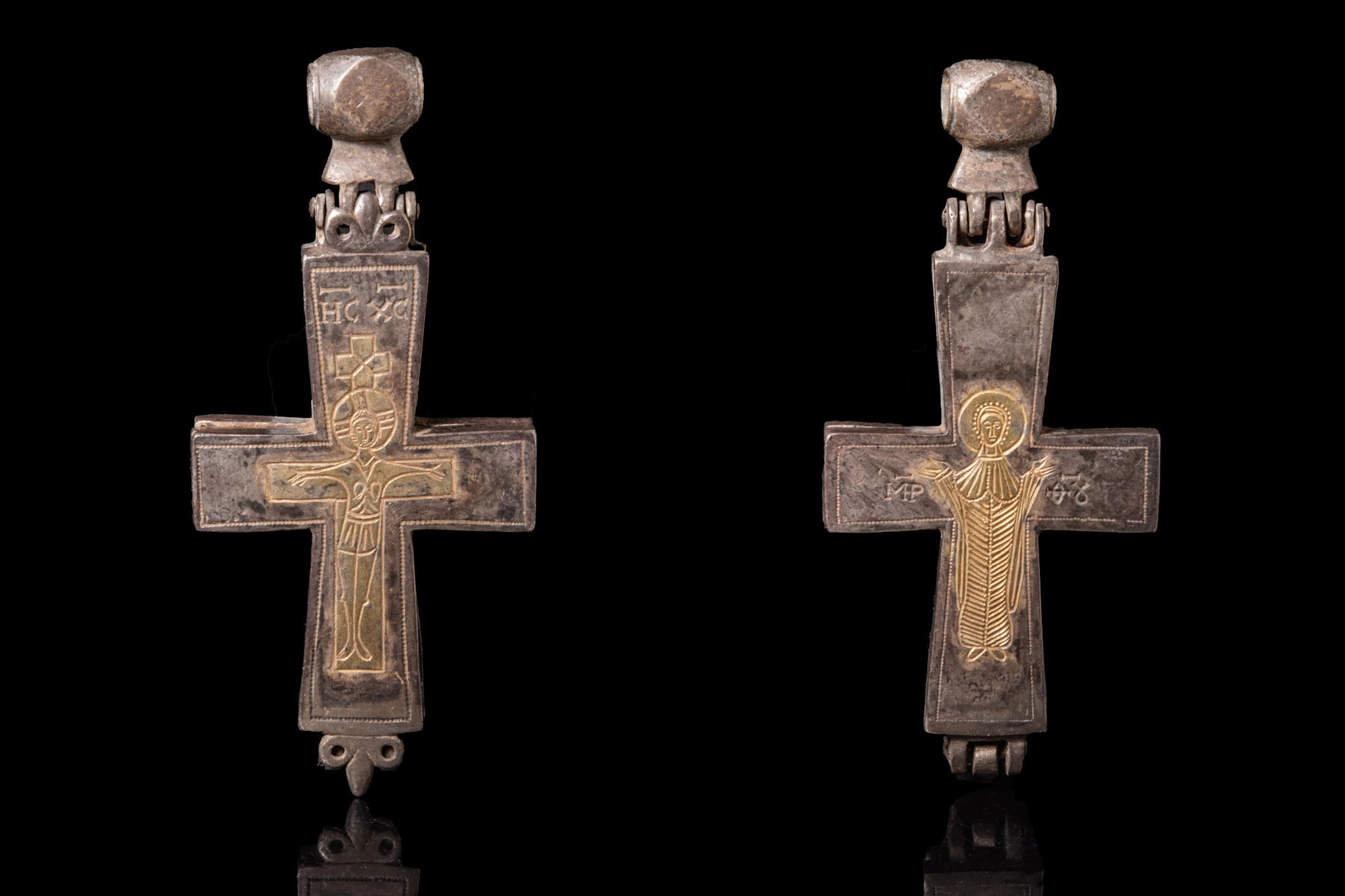 BYZANTINE SILVER-GILT ENKOLPION WITH CRUCIFIXION