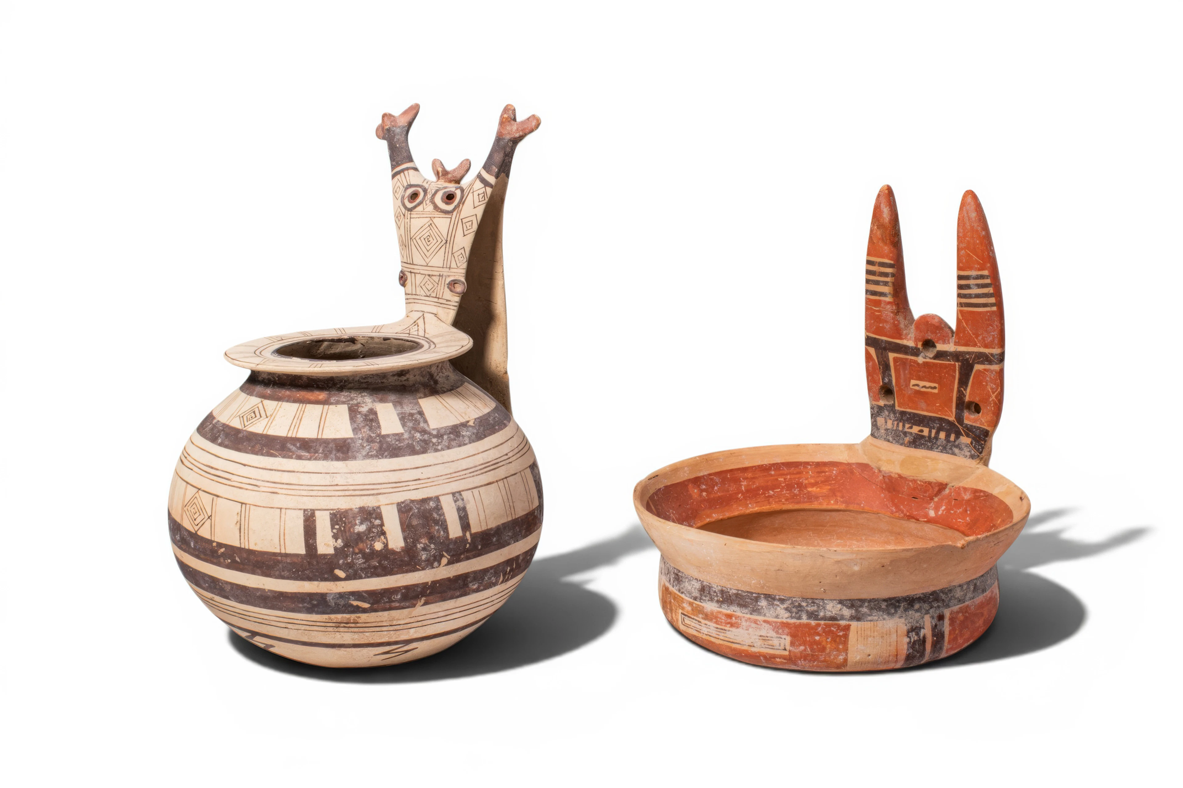 PAIR OF DAUNIAN TERRACOTTA BICHROME VESSELS, BROCCA AND KYATHOS