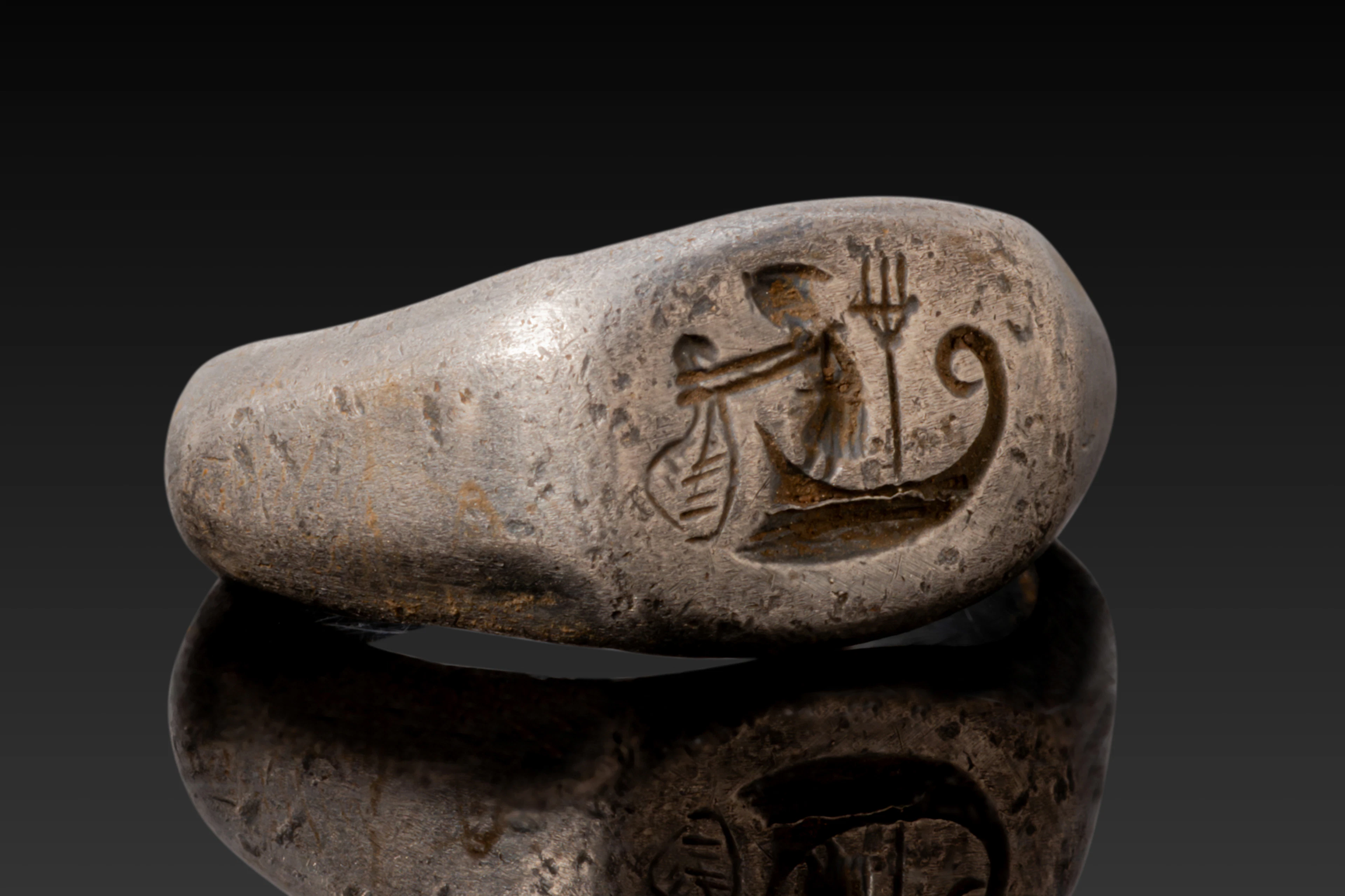 ROMAN SOLID SILVER RING WITH NEPTUNE IN A BOAT