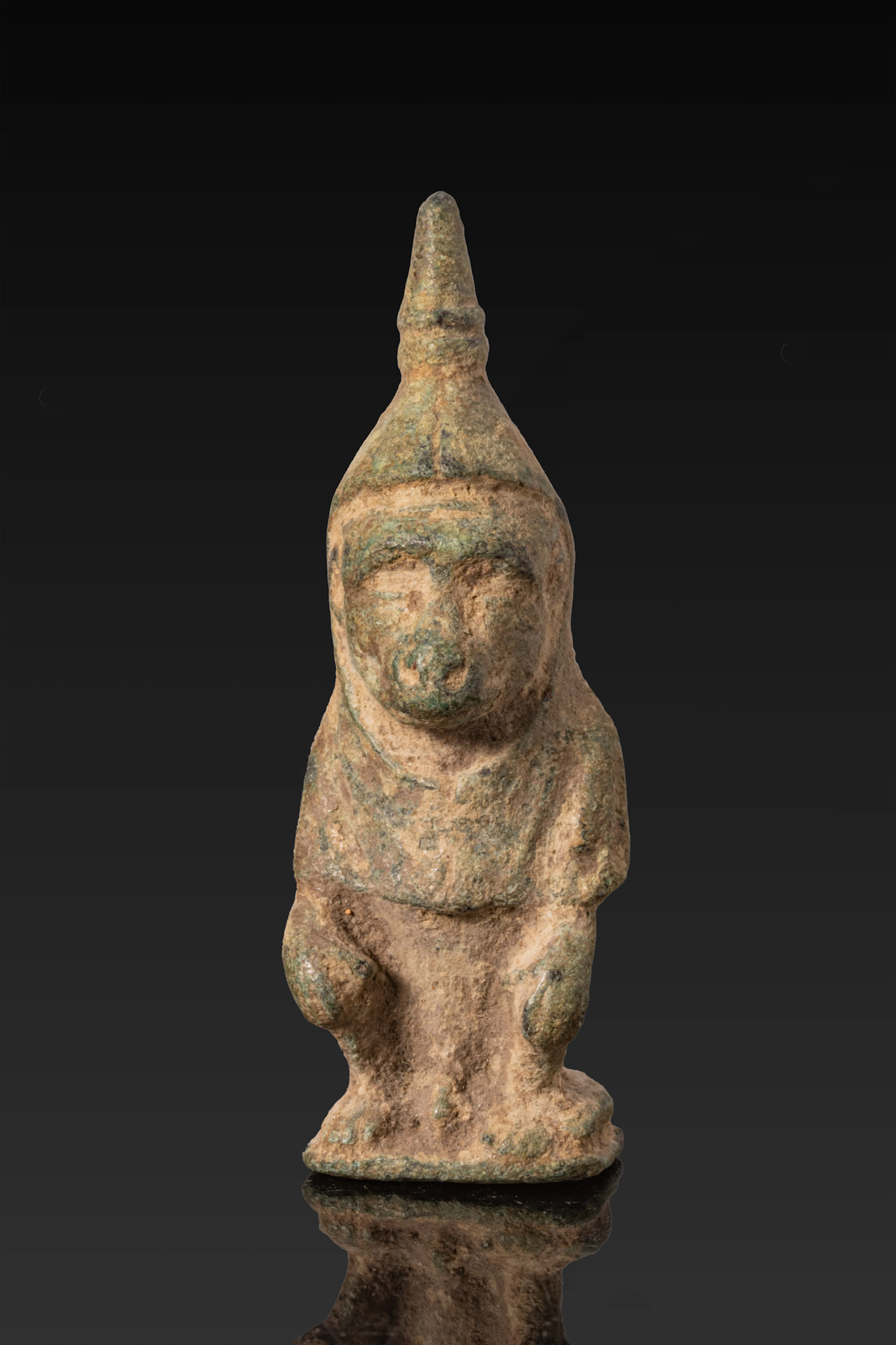 EGYPTIAN BRONZE SEATED BABOON AMULET