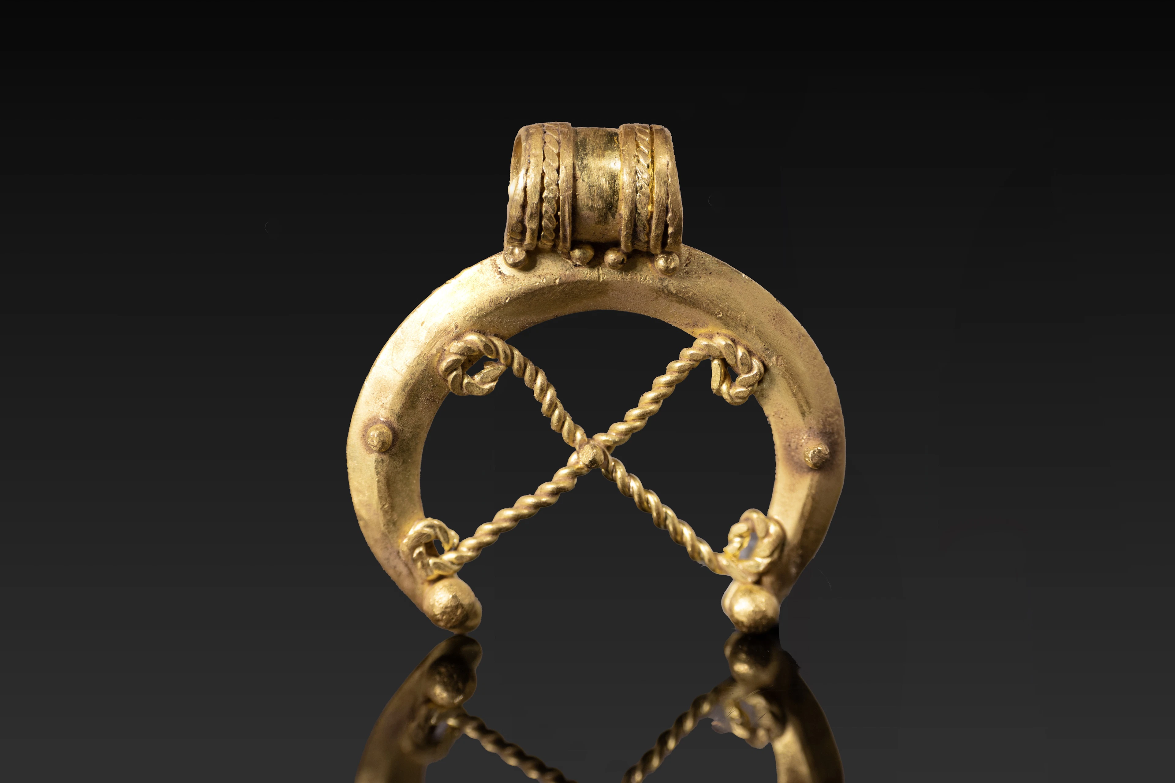 HELLENISTIC GOLD LUNULA PENDANT