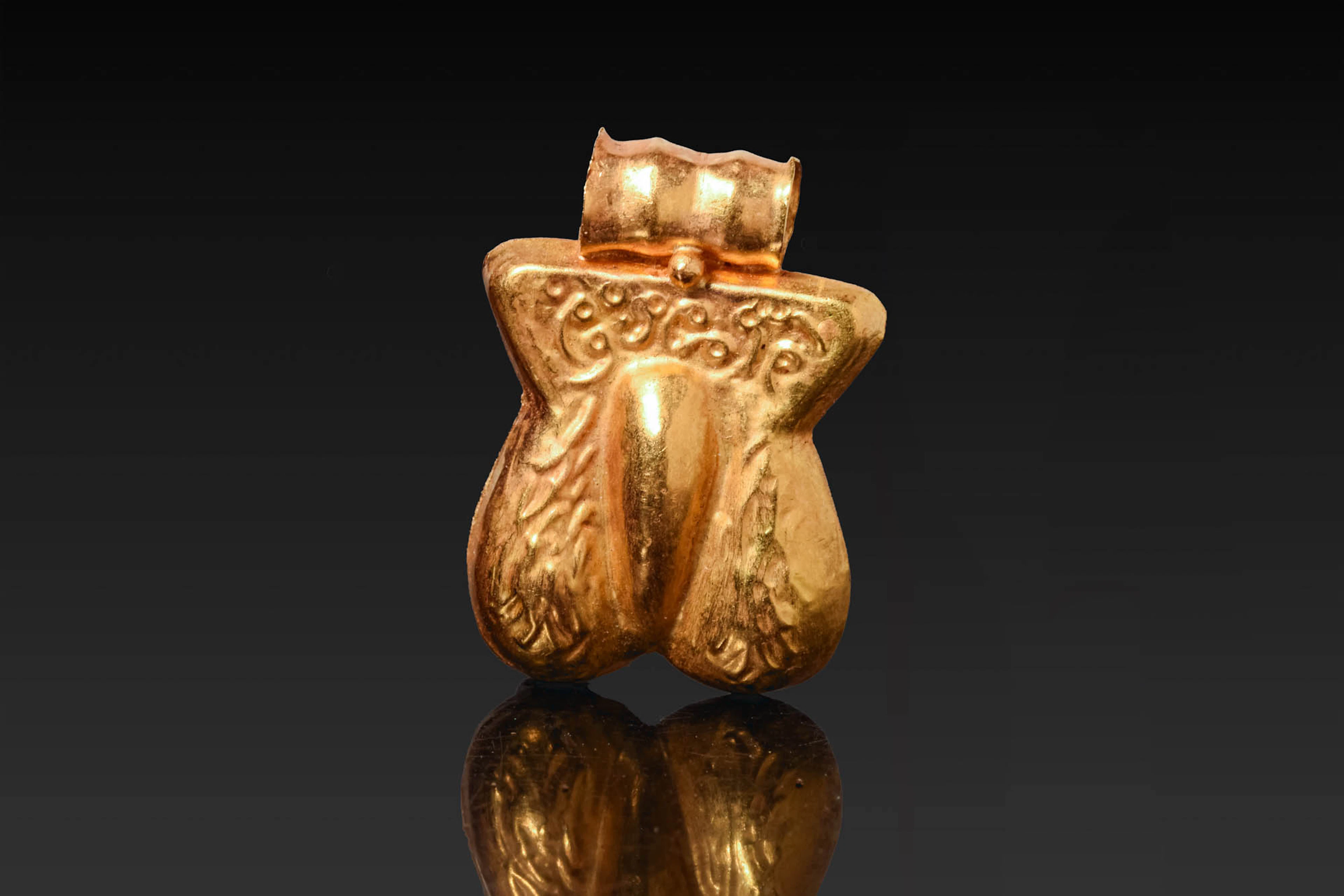 ROMAN GOLD PHALLIC PENDANT