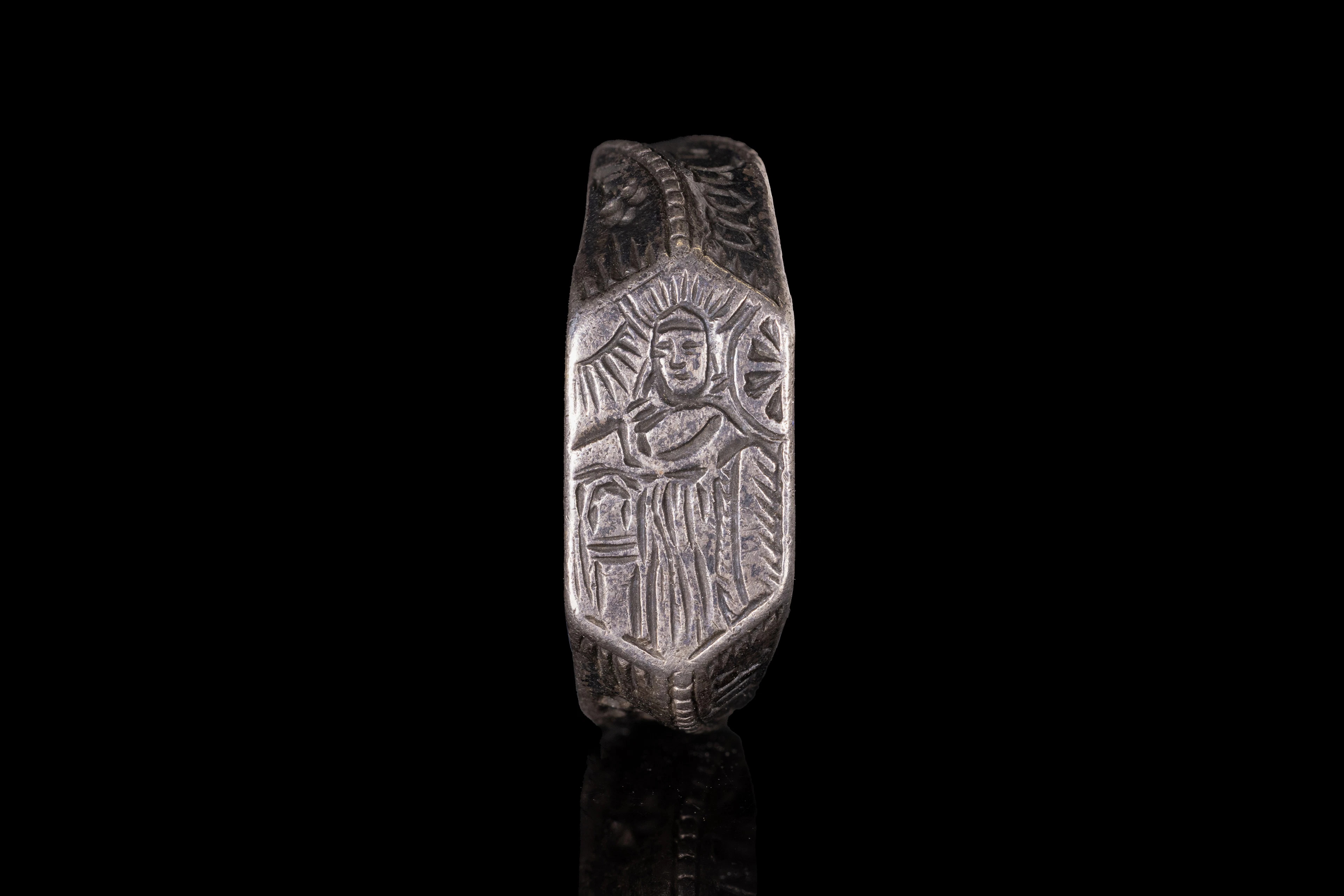 STUNNING BRITISH MEDIEVAL ICONOGRAPHIC RING WITH SAINT