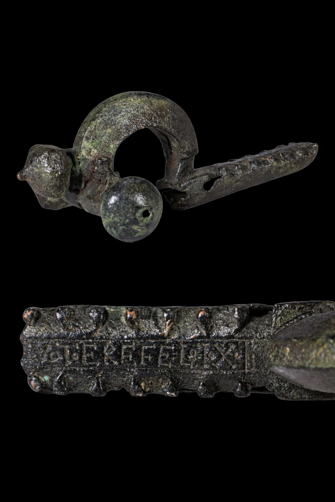 ROMAN LEGIONARY BRONZE BOW BROOCH WITH INSCRIPTION "VTERE FELIX"