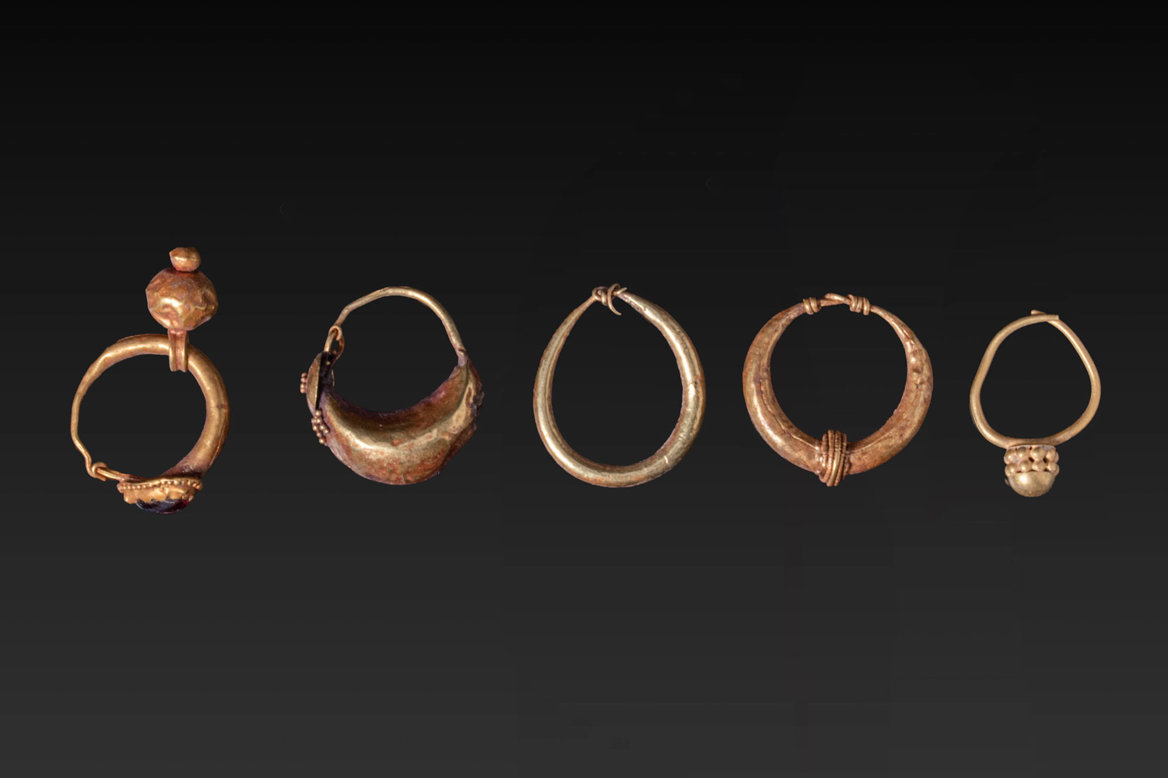 COLLECTION OF GREEK GOLD EARRINGS