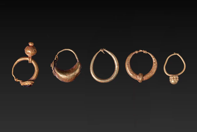 COLLECTION OF GREEK GOLD EARRINGS