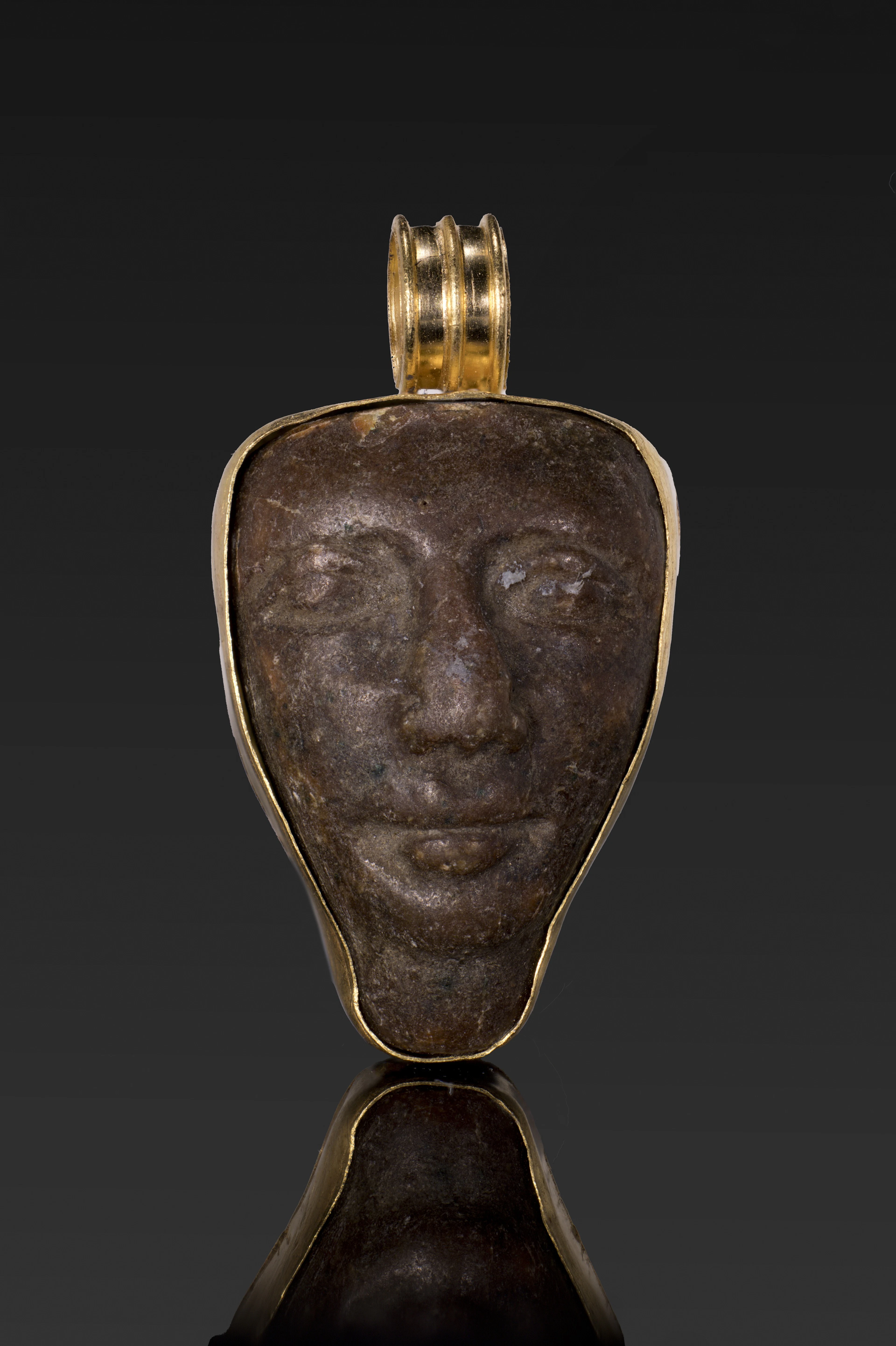 EGYPTIAN FAIENCE AMULET IN GOLD PENDANT