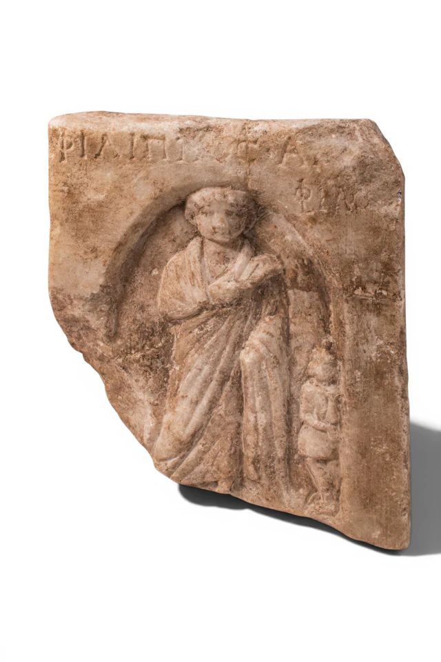 RARE ROMAN MARBLE TOMBSTONE WITH TOGATUS AND GREEK INSCRIPTION