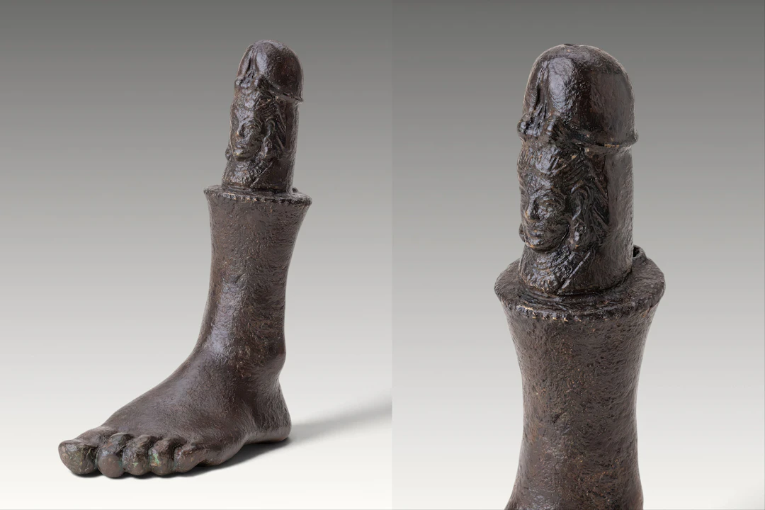RARE KUSHAN BRONZE LINGAM FOOT - EX VOTO