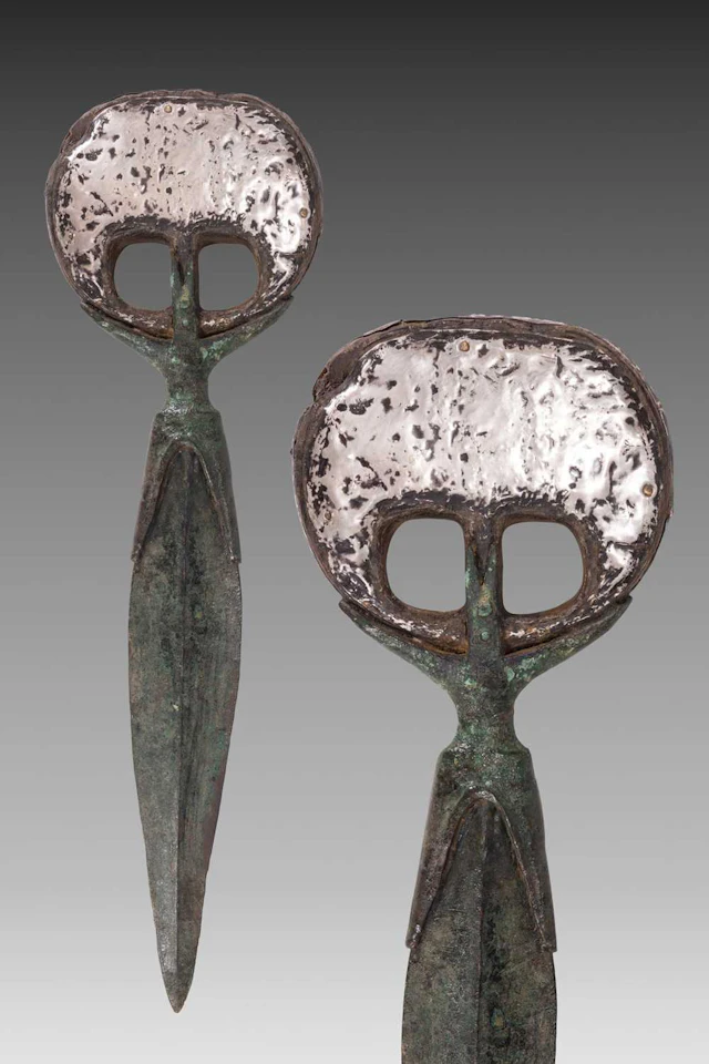 EGYPTIAN BRONZE DAGGER WITH SILVER POMMEL