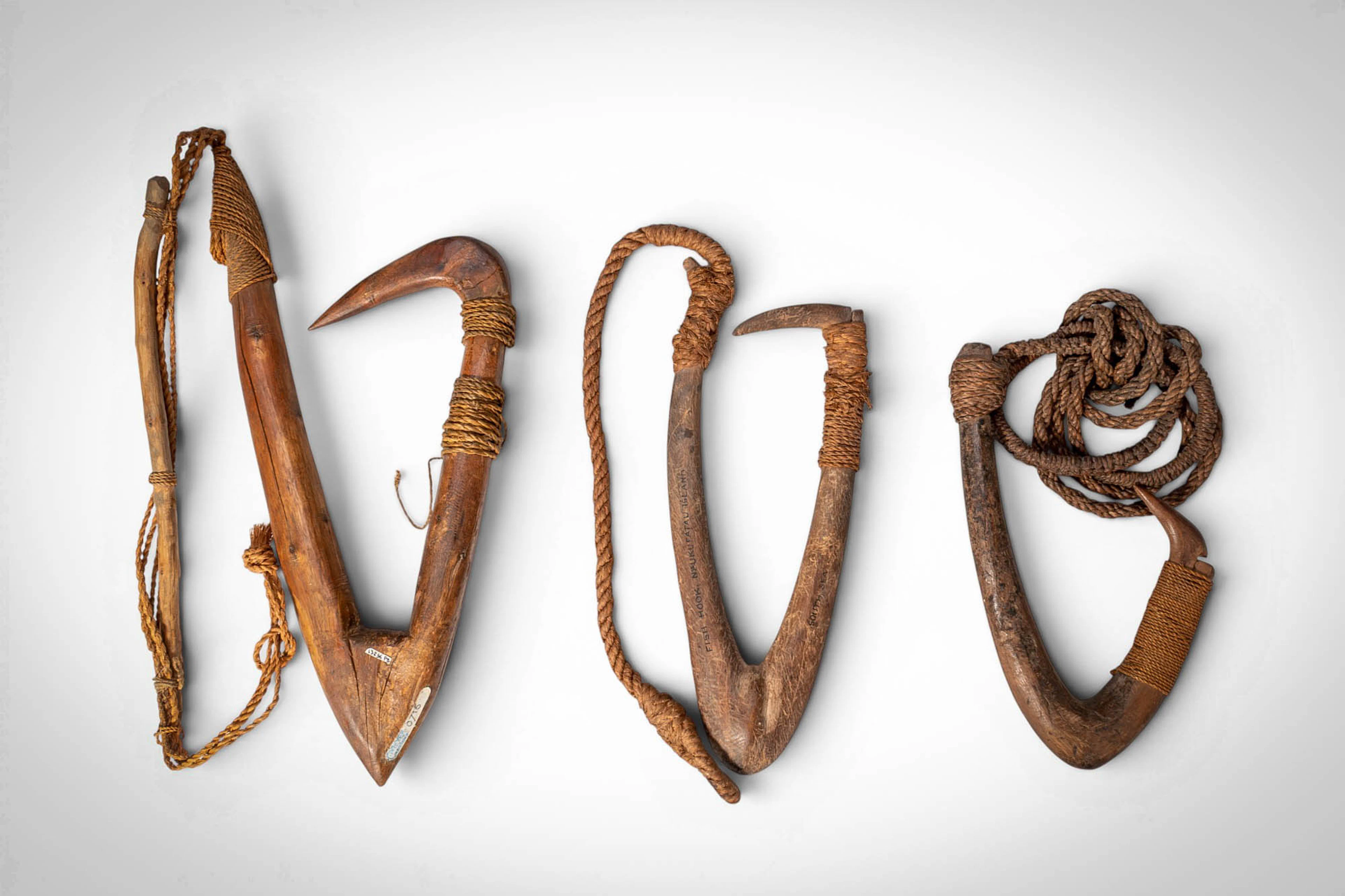 GROUP OF POLYNESIAN TUVALU ELLICE ISLANDS FISH HOOKS