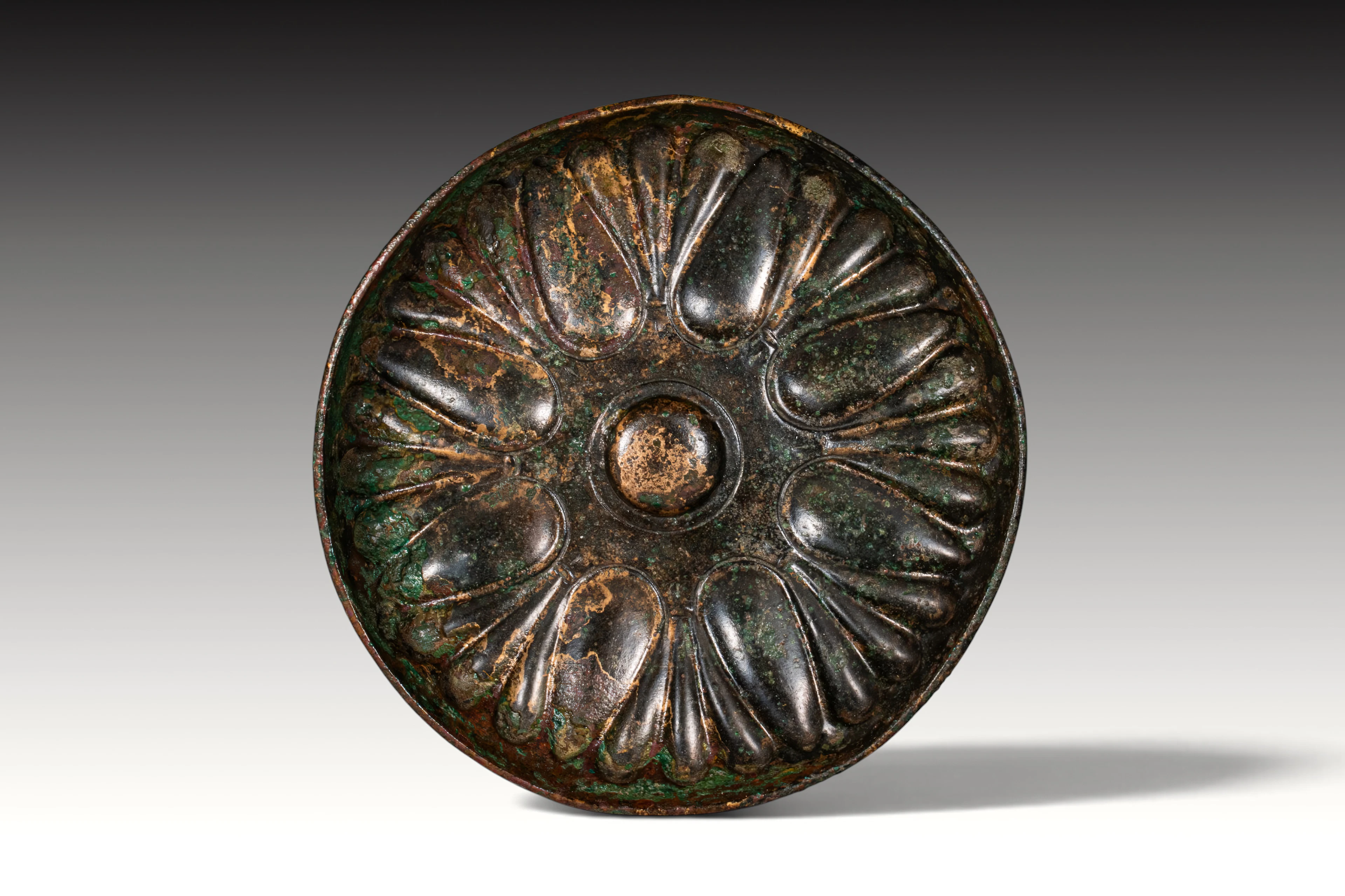 SUPERB GREEK PERIOD BRONZE MESOMPHALOS BOWL