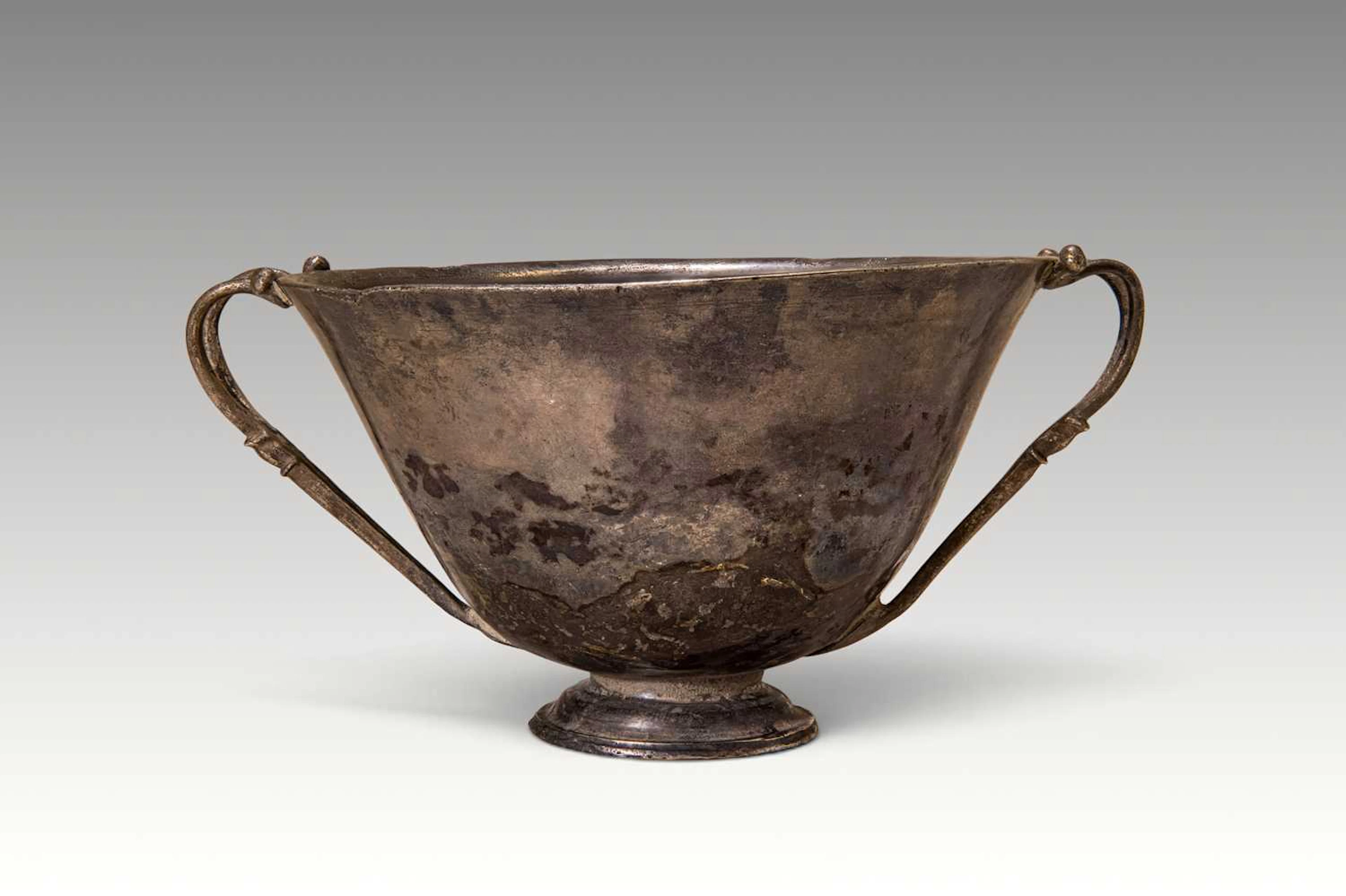 SUPERB ANCIENT ROMAN SILVER SKYPHOS