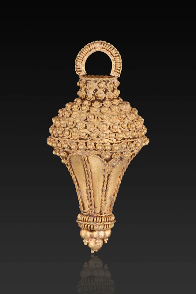 HELLENISTIC GOLD PENDANT WITH FILIGREE