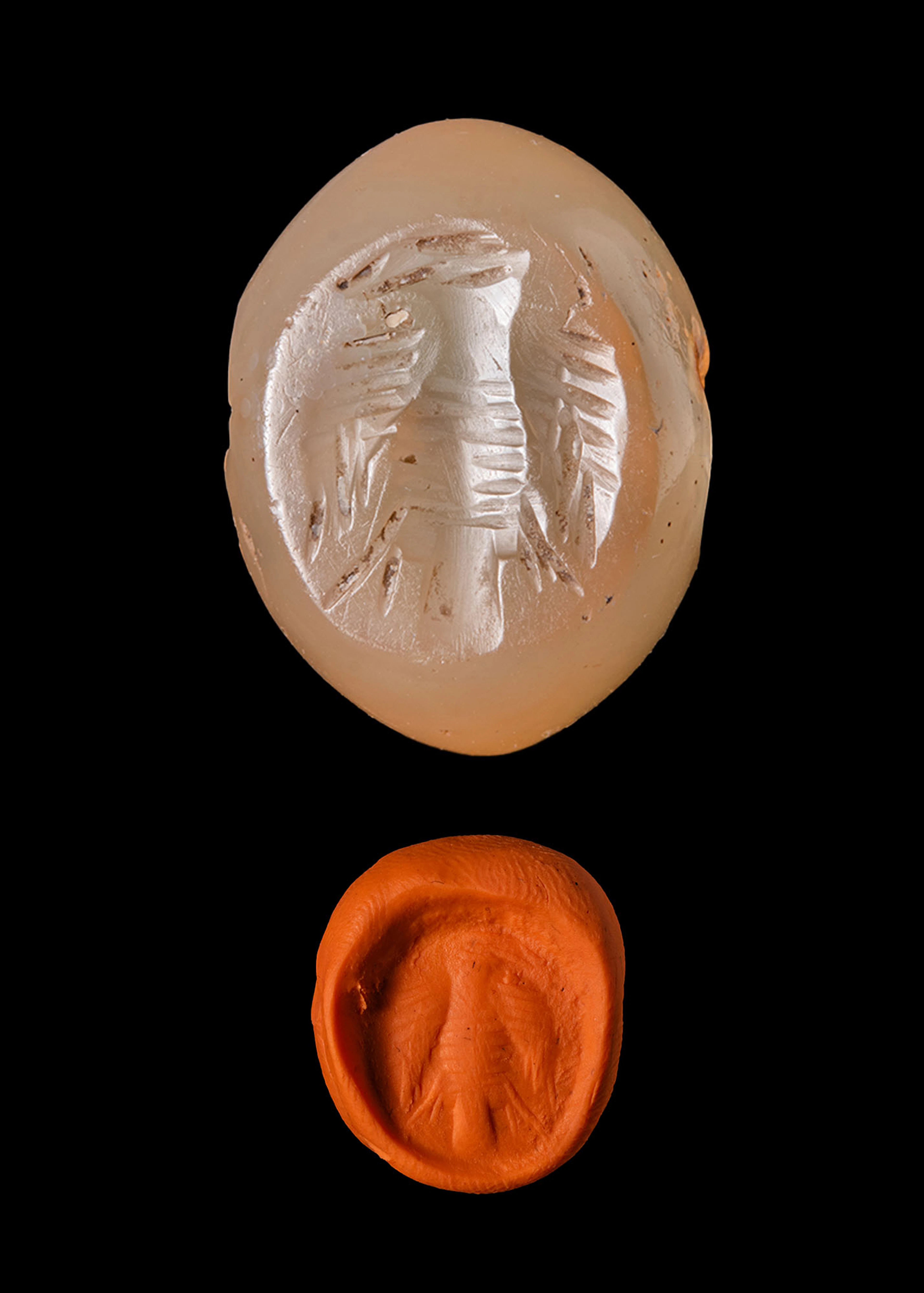 SASANIAN AGATE STAMP SEAL ENGRAVED WITH AN EAGLE