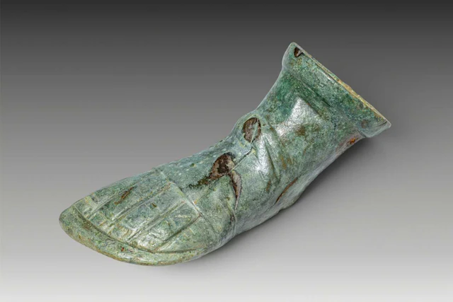 ROMAN BRONZE MINIATURE VOTIVE FOOT