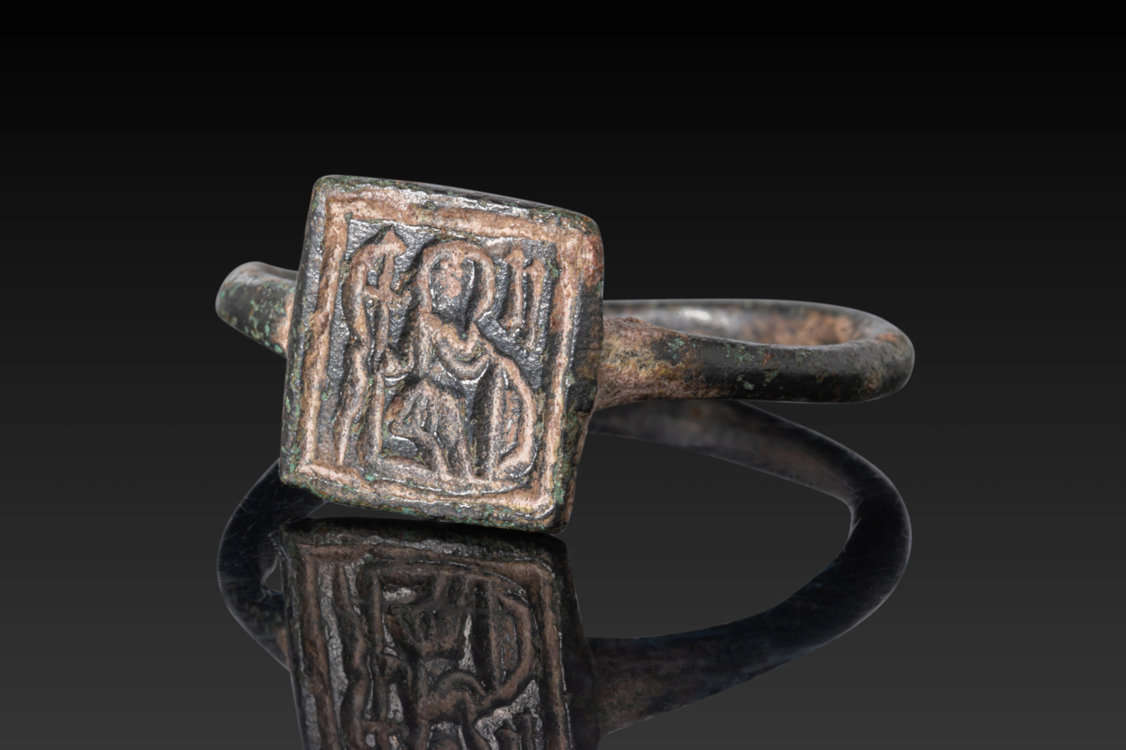 BYZANTINE BRONZE RING WITH BUST OF SAINT
