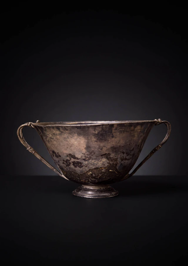 SUPERB ANCIENT ROMAN SILVER SKYPHOS