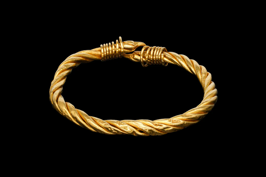 VIKING GOLD TWISTED BRACELET