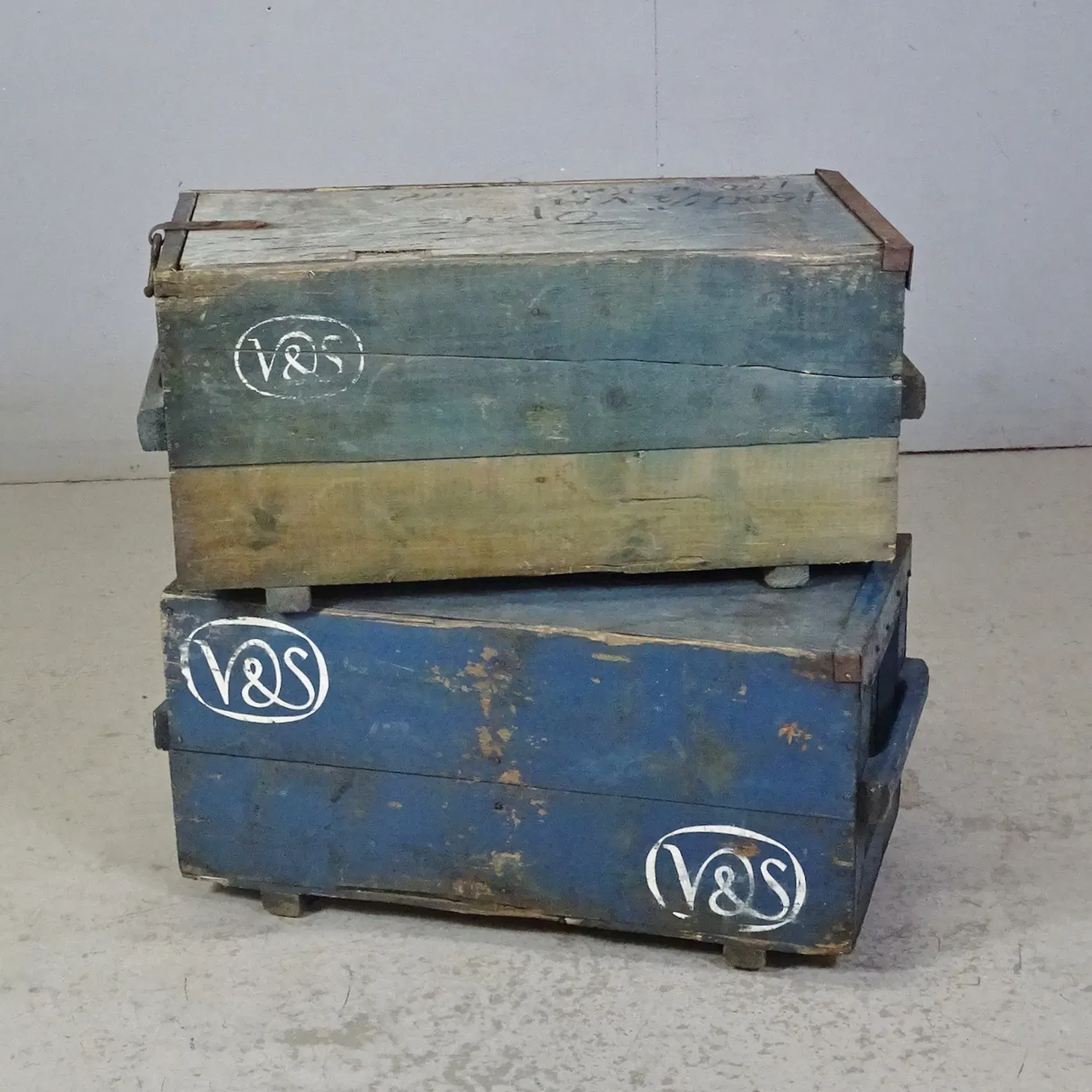 2 st. trälådor AB Vin & Sprit, 1900-talets första hälft