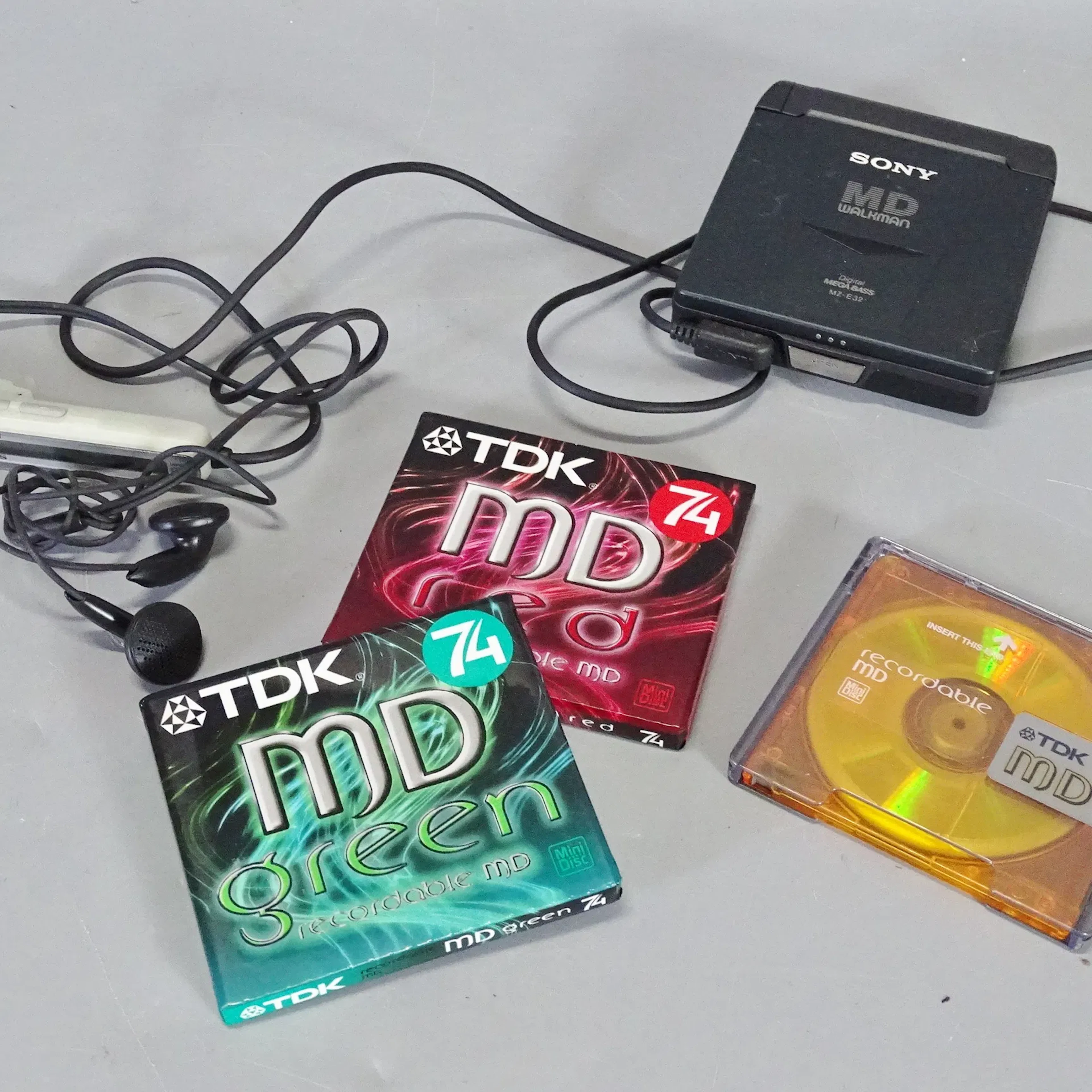 Mini-diskspelare, Sony, MD Walkman, MZ-E32