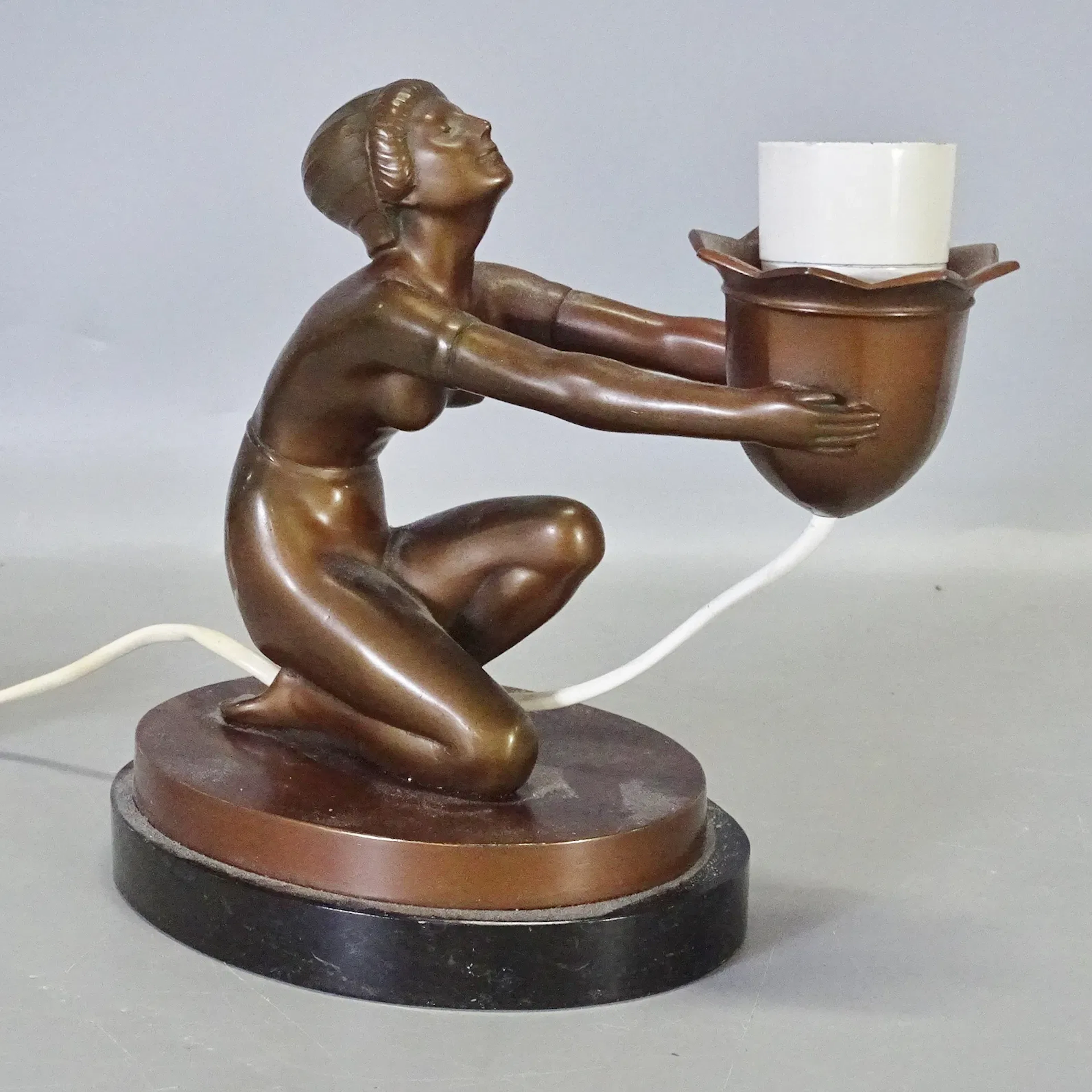 Bordslampa Art Déco, 1900-talets första hälft