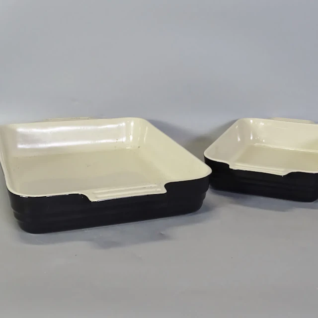 2 st. ugnsformar, Le Creuset, Frankrike, 1900-talets senare del