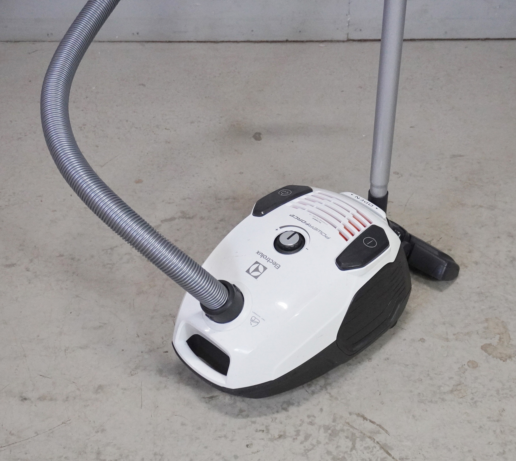 Dammsugare, "PowerForce" Electrolux, EPF61IW