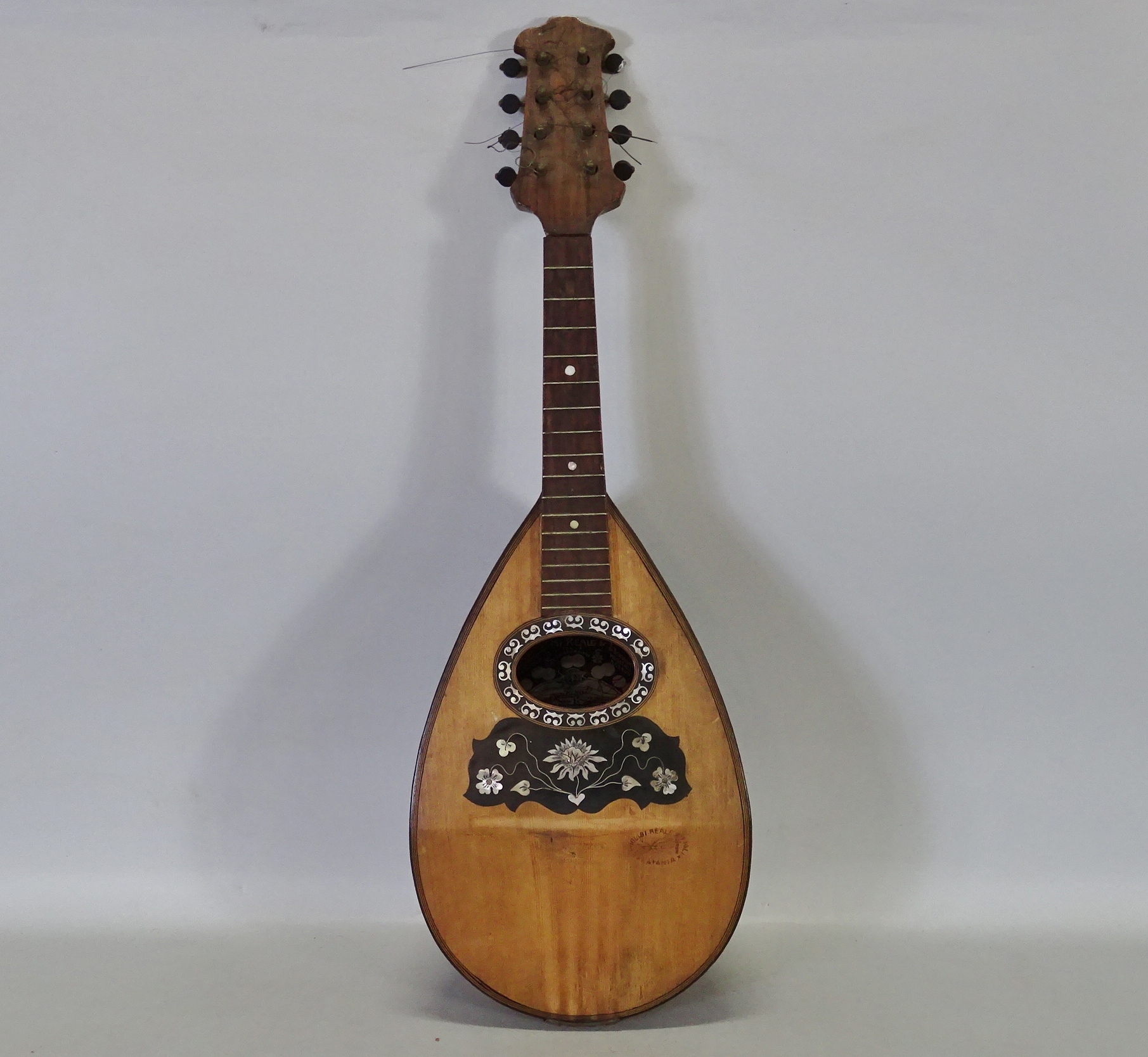 Auction price result for g puglisi reale figli mandolin | Barnebys