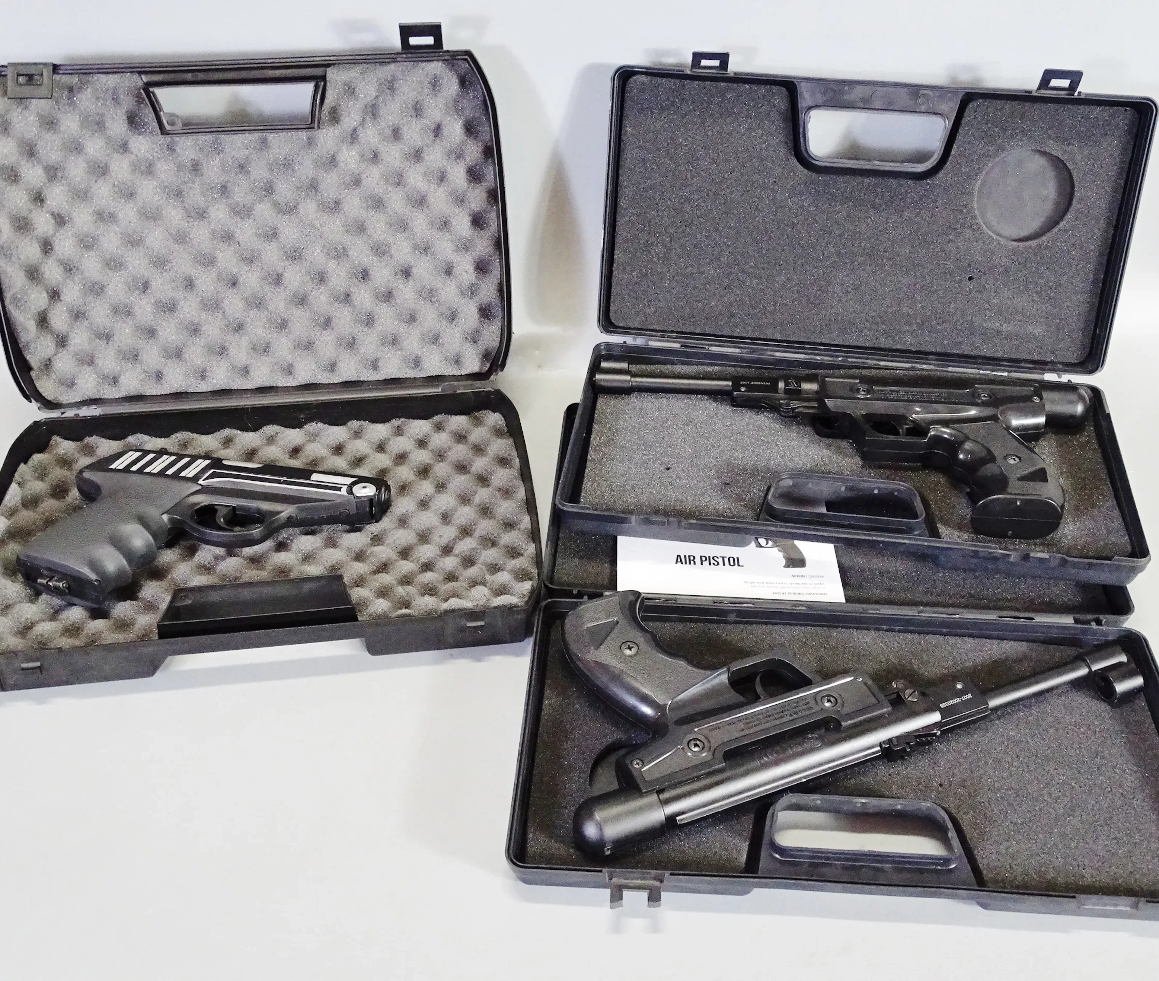 3 st. pistoler, kolsyre samt softair, bl. a. "Blow"