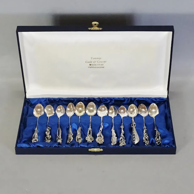 12 st. kaffeskedar, silver, varierande modell