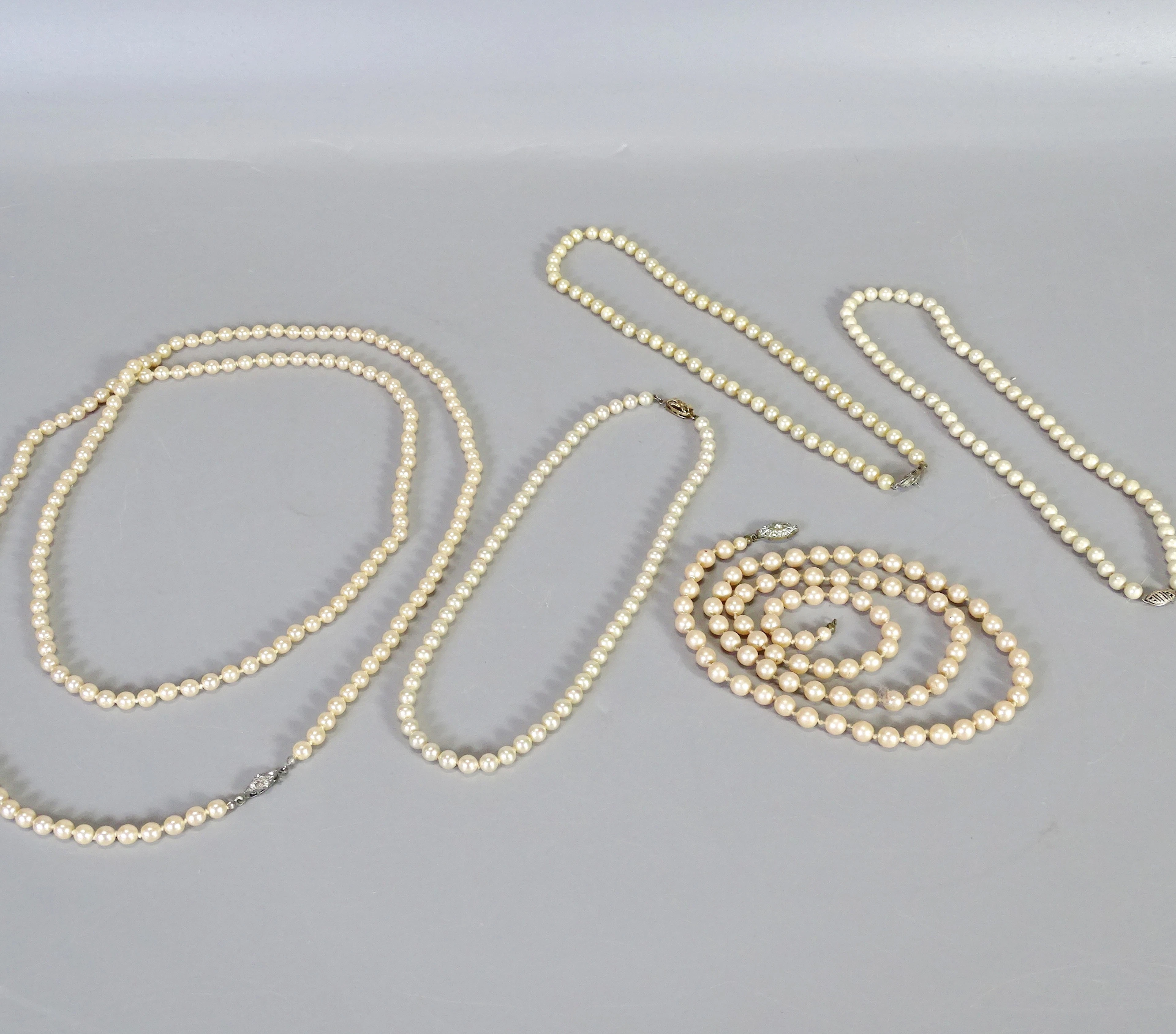 5 st pärlhalsband
