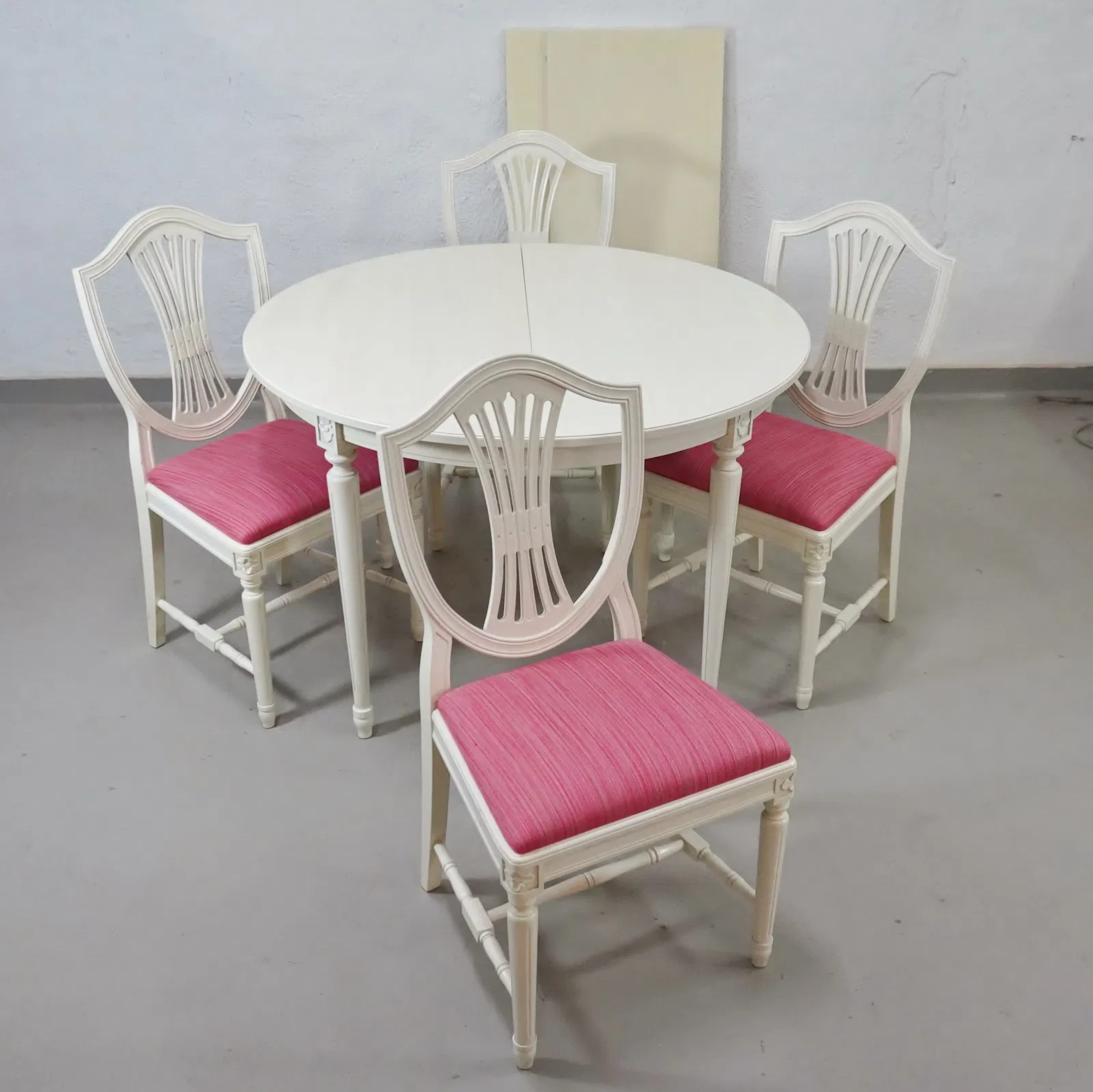 Bord med 4 stolar, gustaviansk stil, 1900-tal