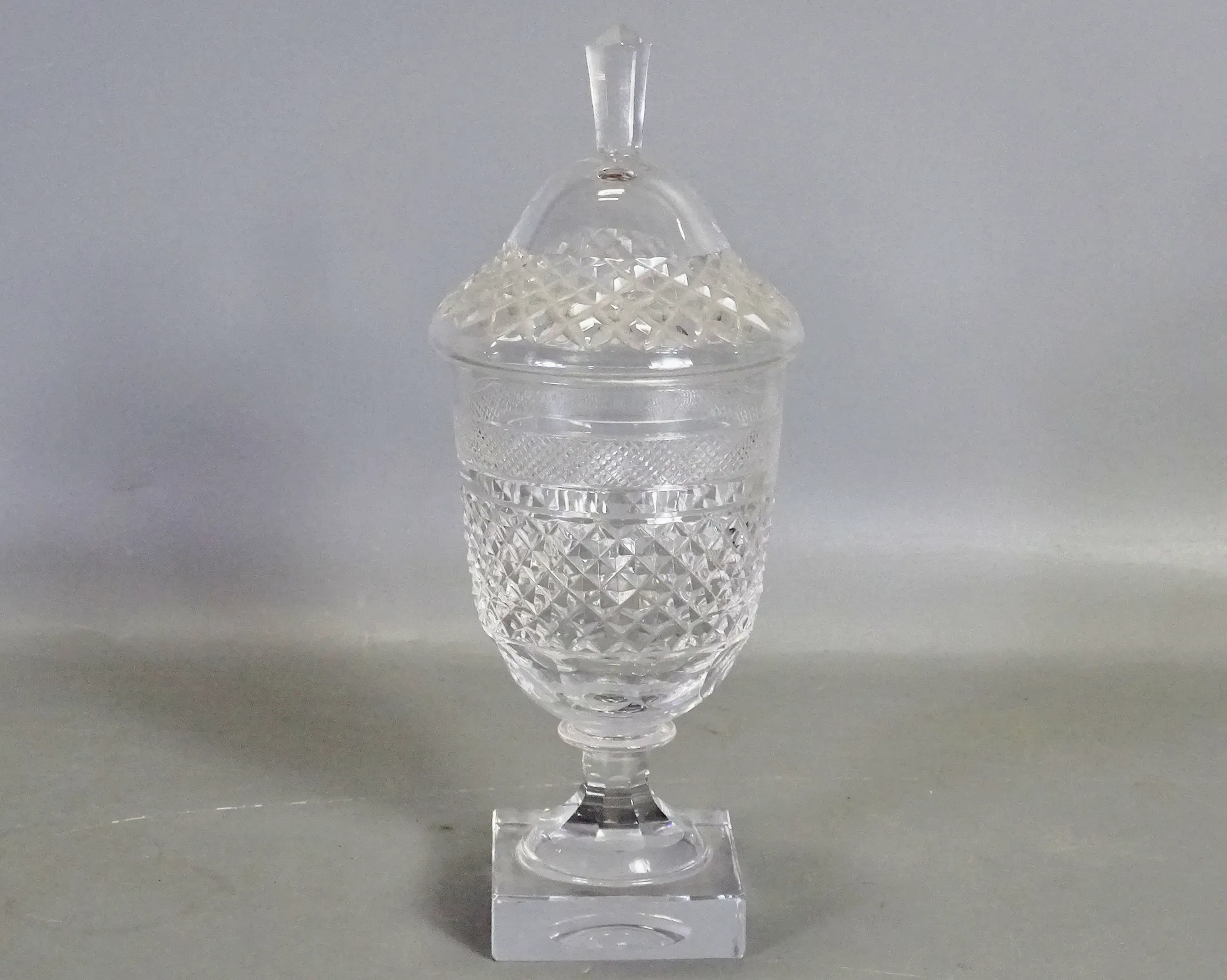 Bonbonjär/pokal, "Kent" Elis Bergh, Kosta, 1900-tal