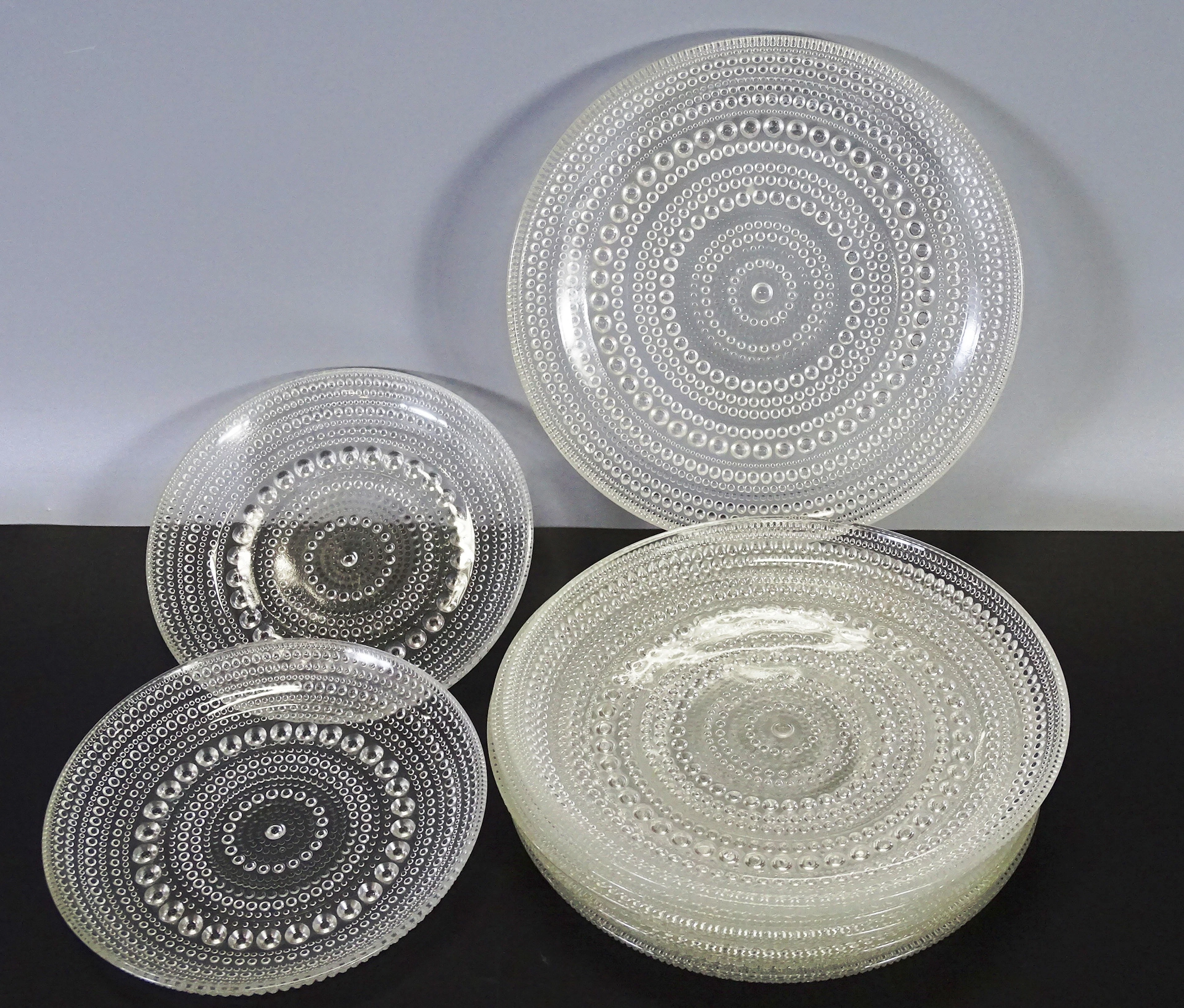 6+2 assietter, "Kastehelmi" Oiva Toikka, Iittala, Finland