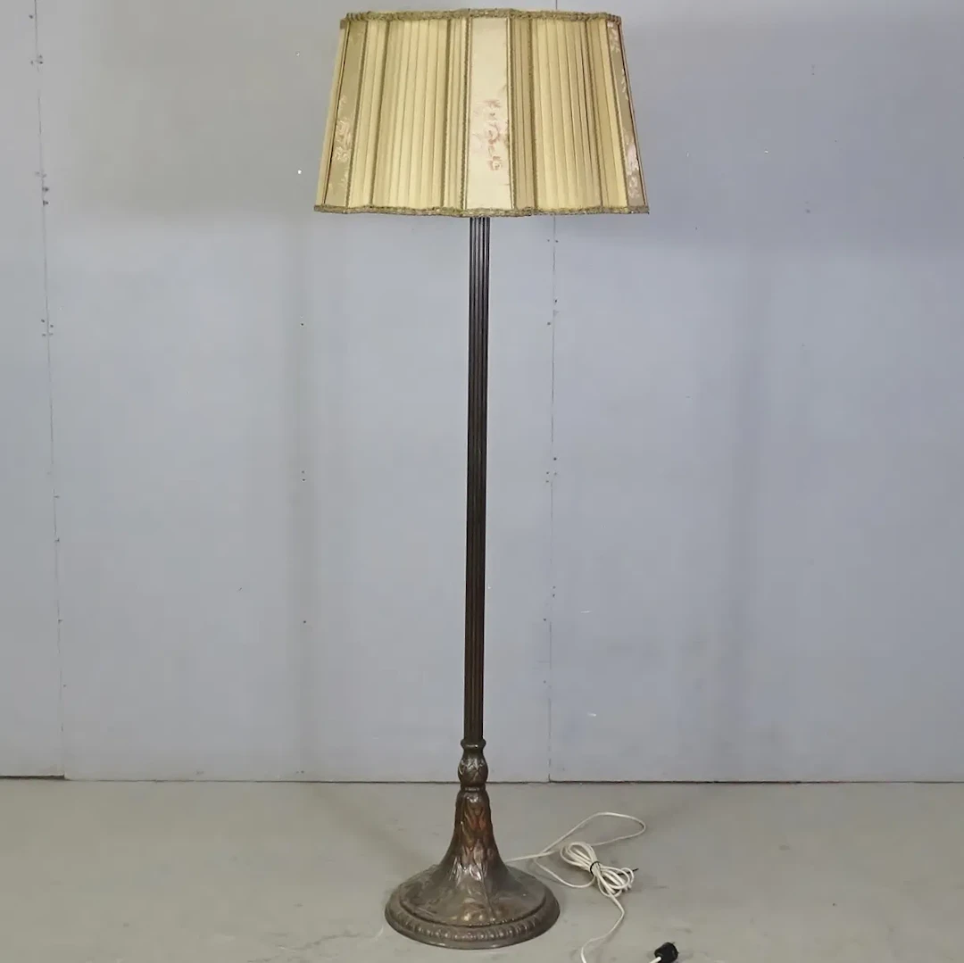 Golvlampa, Jugend, 1900-talets början