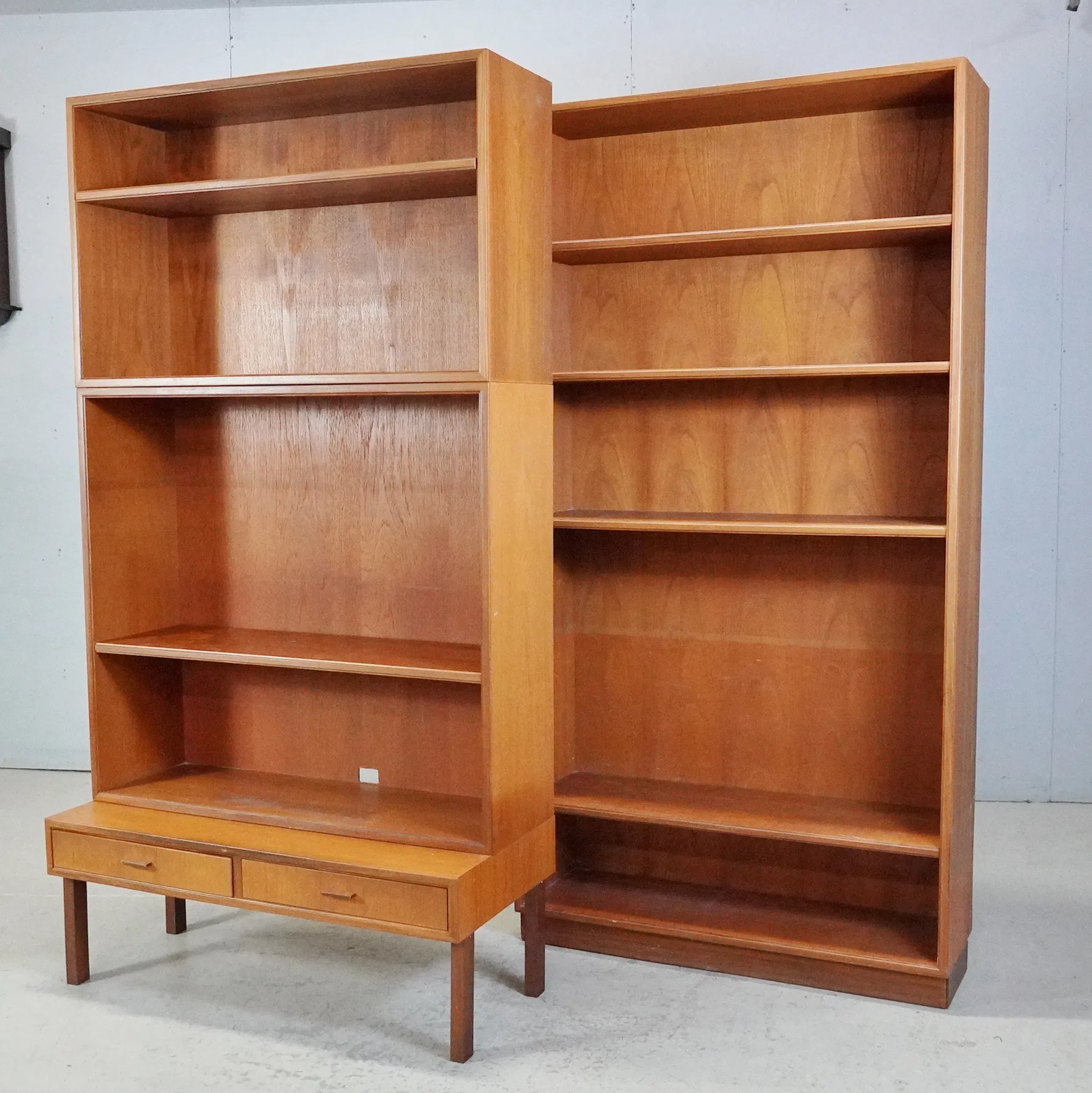 Bokhylla, 2 sektioner, 1950/60-tal, teak