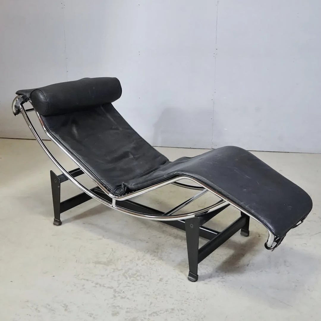 Liggfåtölj, efter Le Corbusier "LC4"