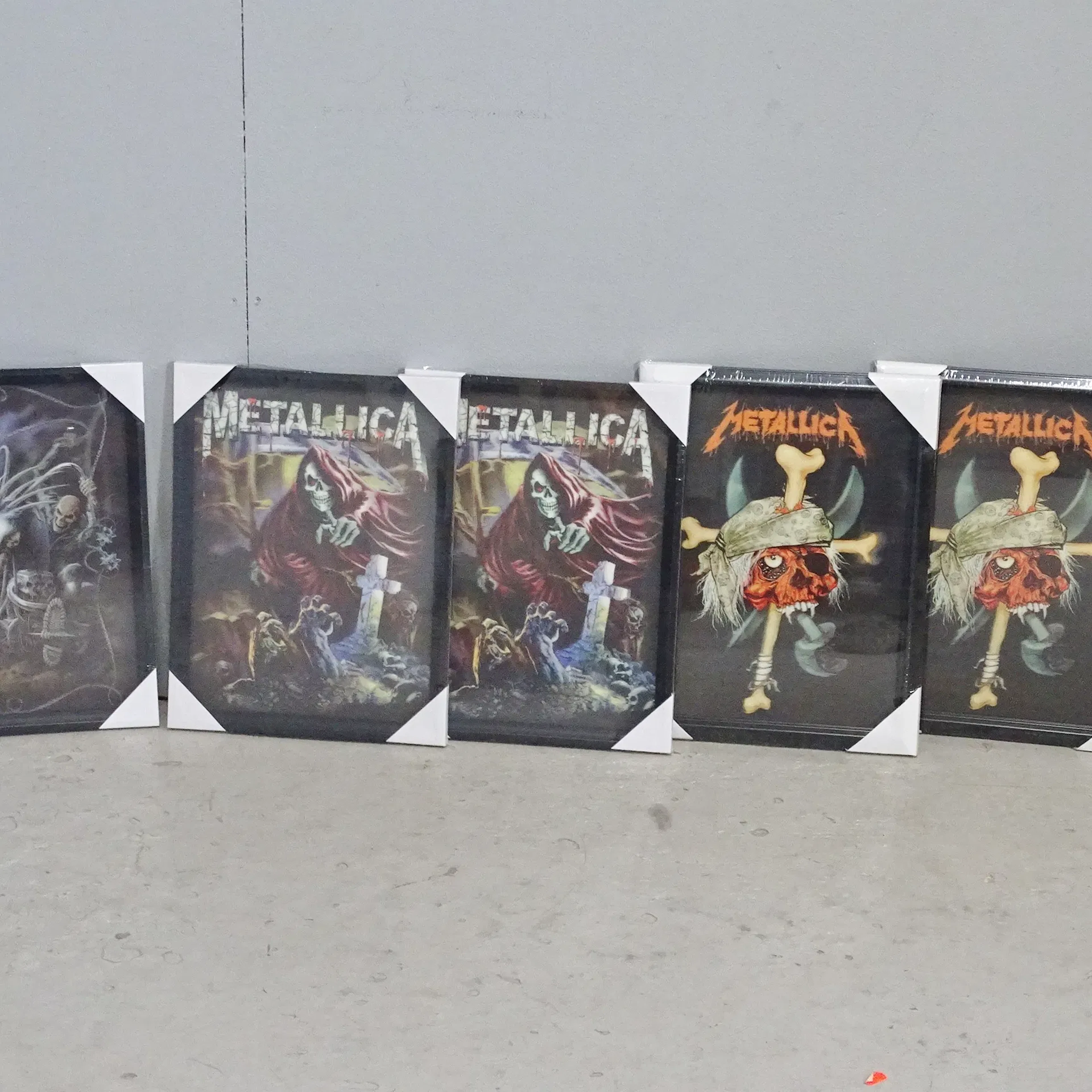2+2+1 st. 3-D-tavla, "Metallica samt snarlikt motiv"