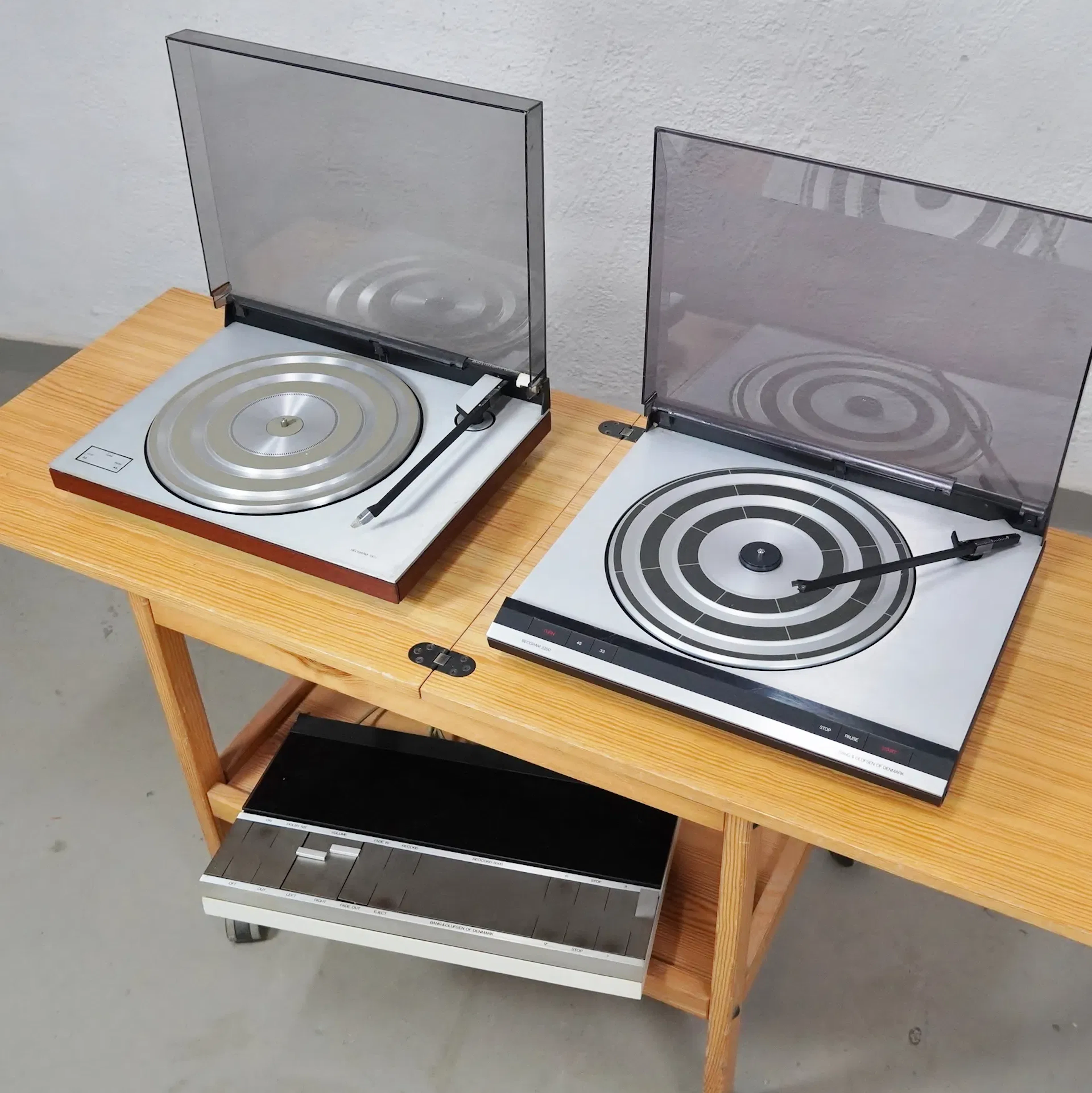 2 st skivspelare samt kassettbandspelare, Bang & Olufsen