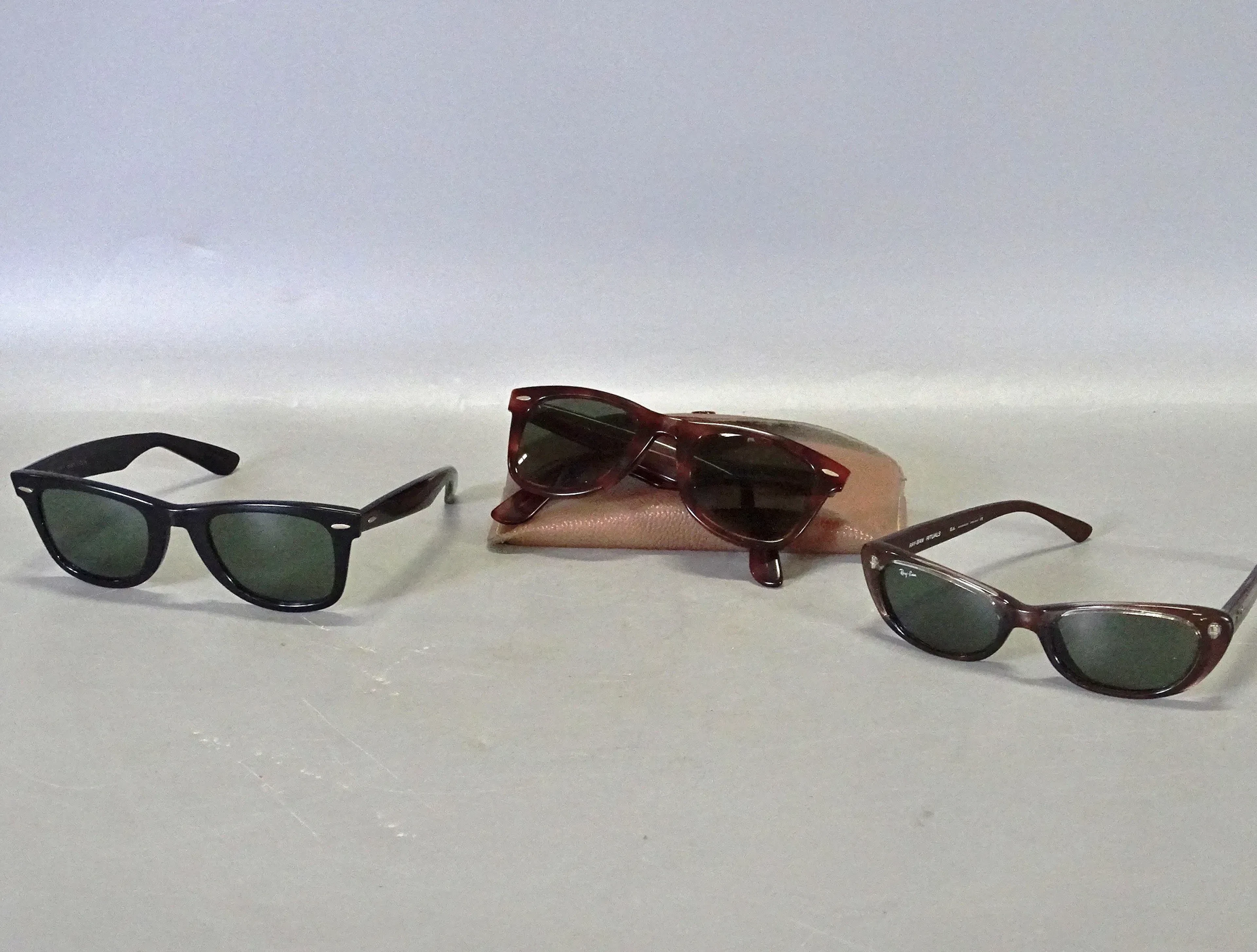 3 par solglasögon, Ray-Ban