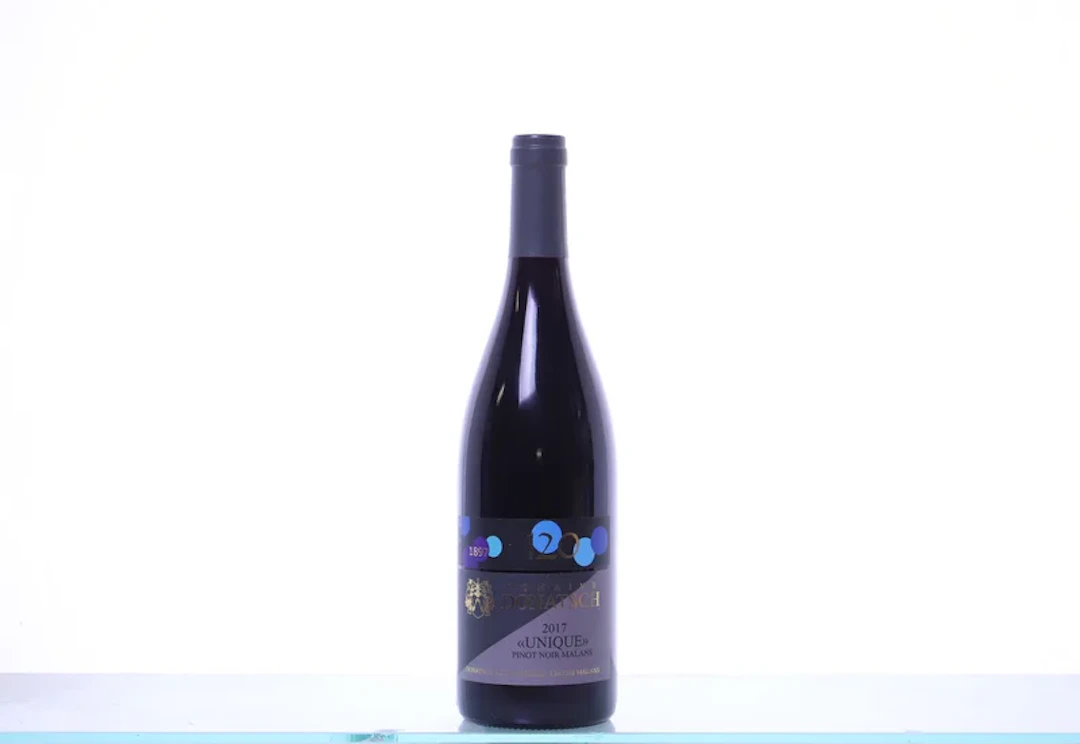 1 bottle. GRAUBÜNDEN Donatsch, Pinot Noir Unique, 2017. Rating: P94.