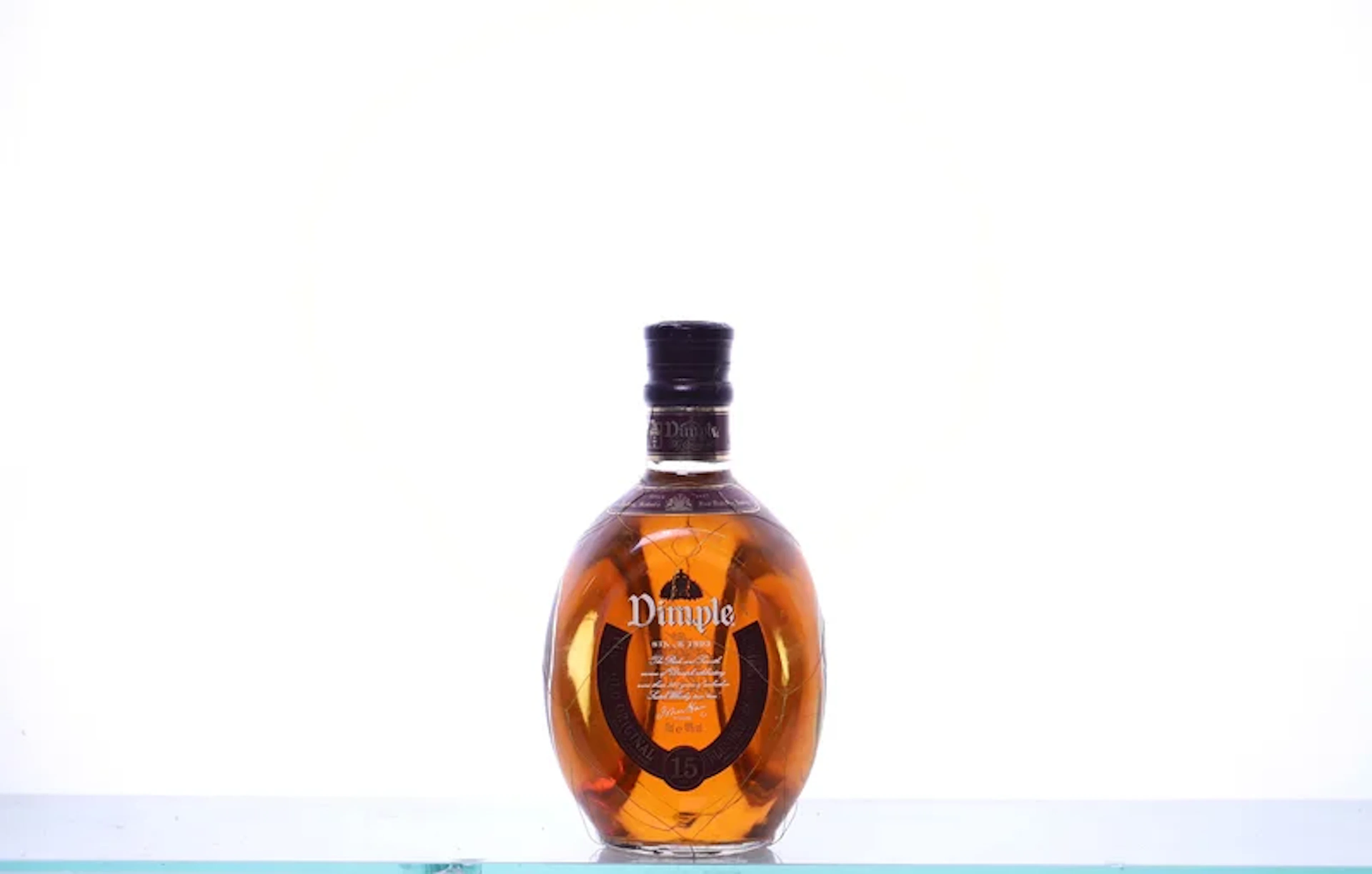 1 bottle 70cl. WHISKY Blended Scotch Whisky, Dimple 15 years old. 40%.