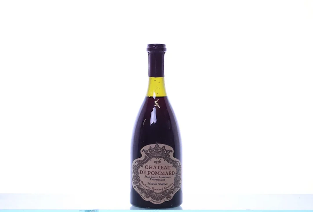 1 bottle. CHÂTEAU DE POMMARD Pommard, 1976.