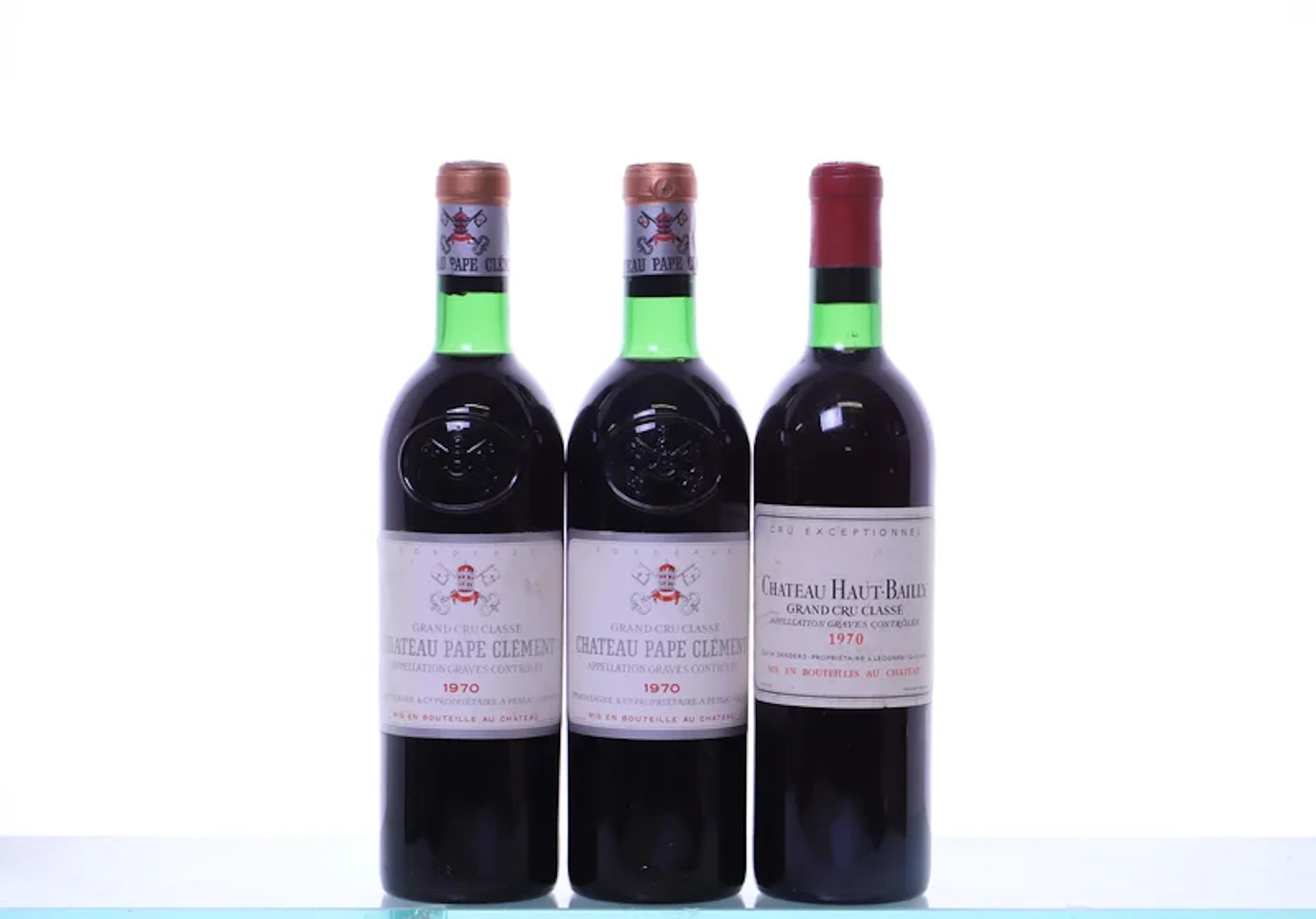 3 bottles. Bordeaux mixed, 1970. 1x Haut Bailly, 2x Pape Clément rouge.
