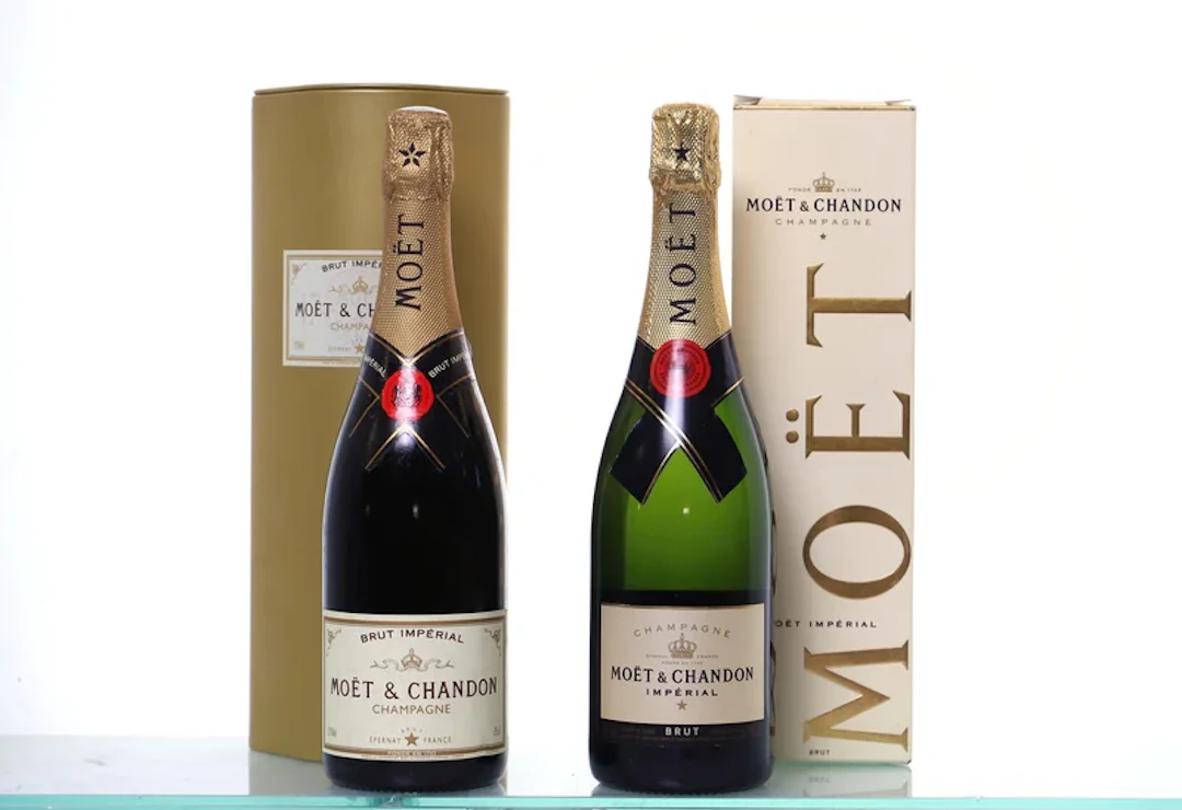 2 bottles, OC-1. CHAMPAGNE MOËT & CHANDON Brut Impérial.