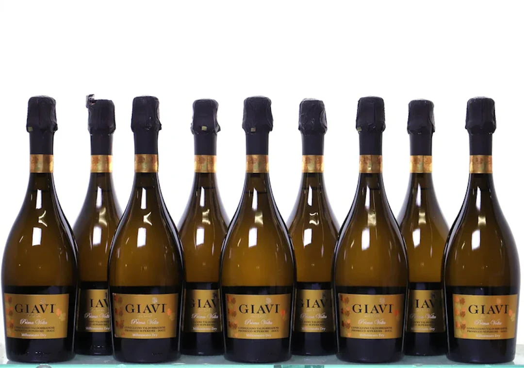 9 bottles. PROSECCO Giavi, Millesimato, 2014.