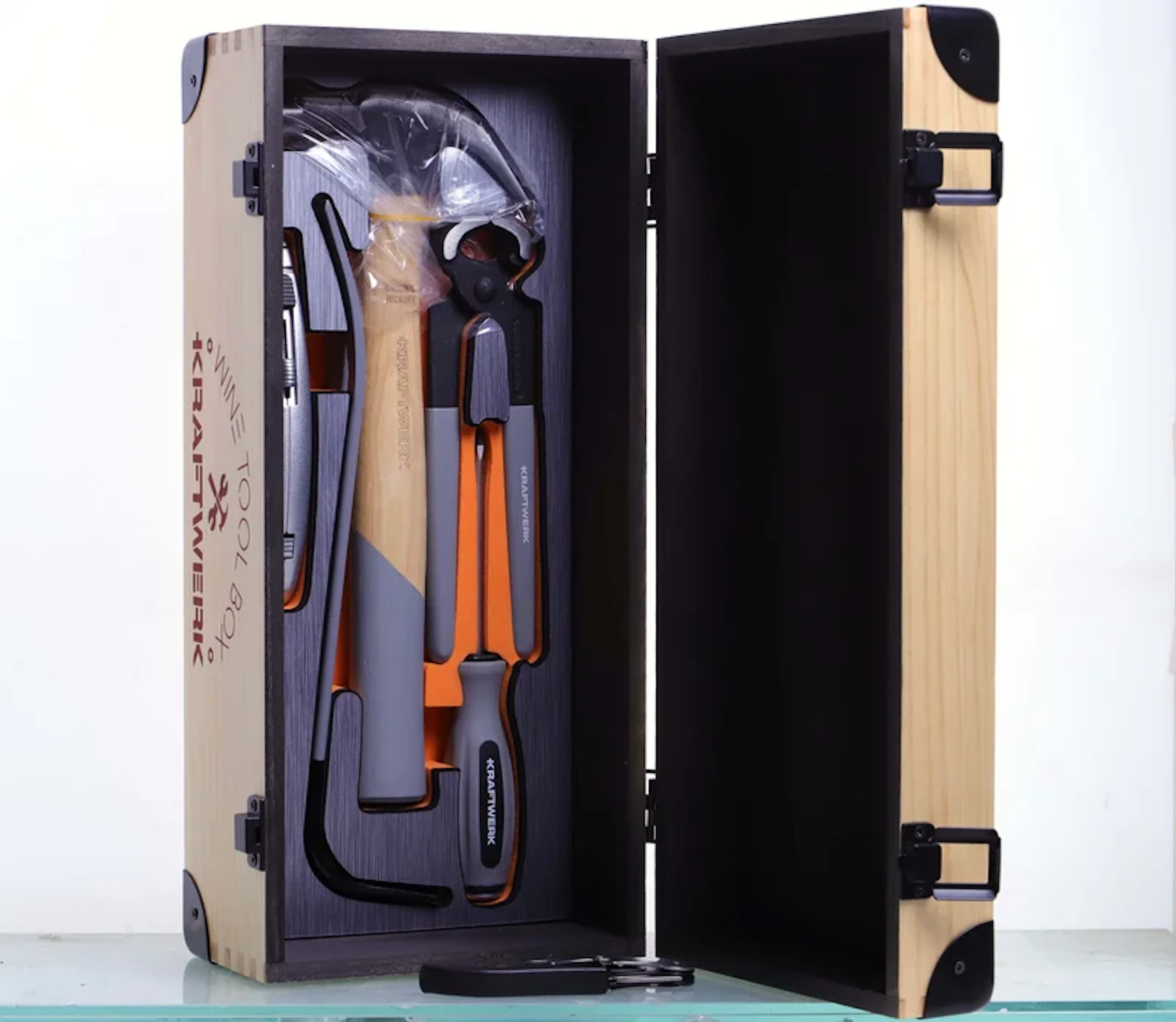 WINE ACCESSORIES